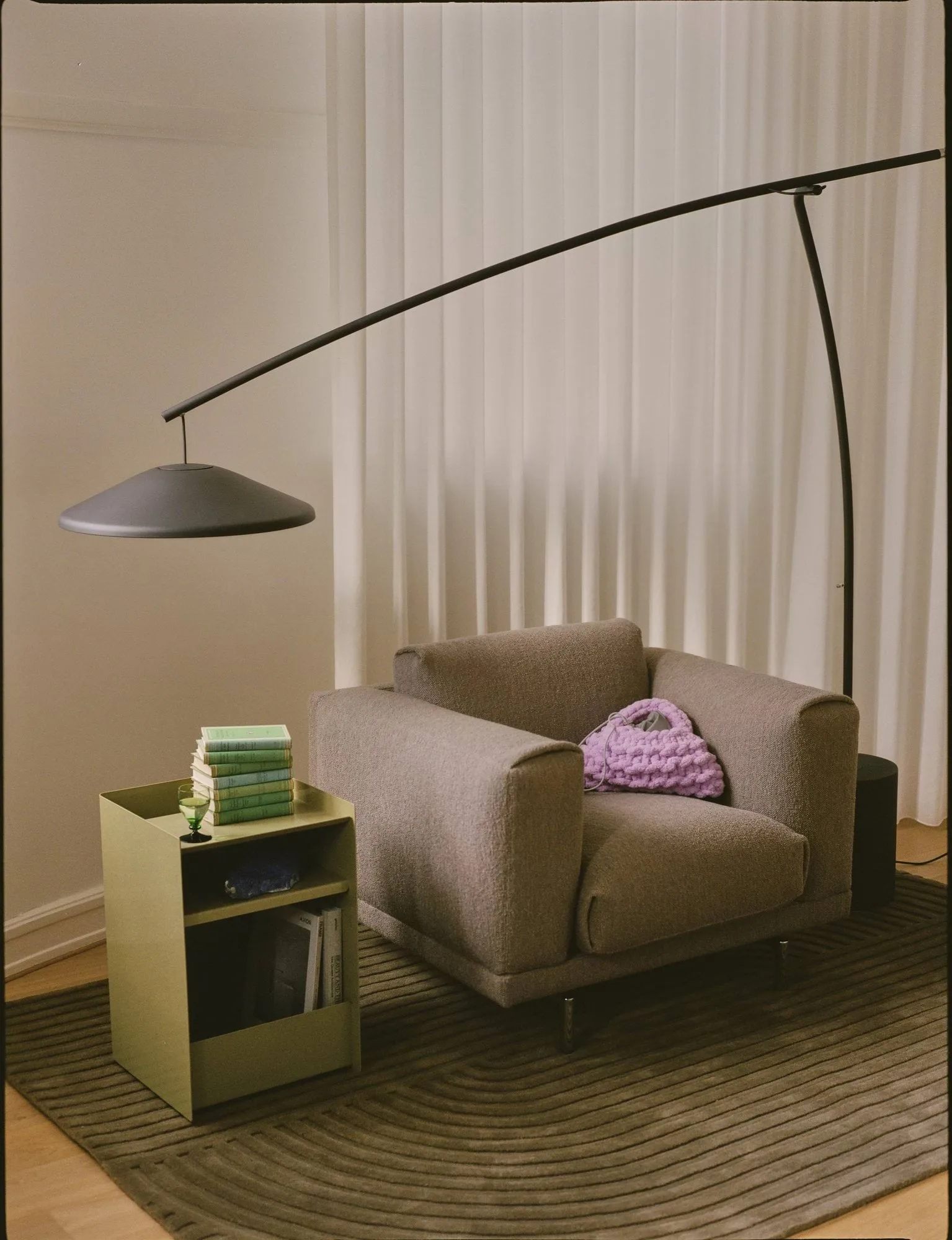 Rest Lounge Chair loungestoel, Hearth 6-zwarte poten Muuto