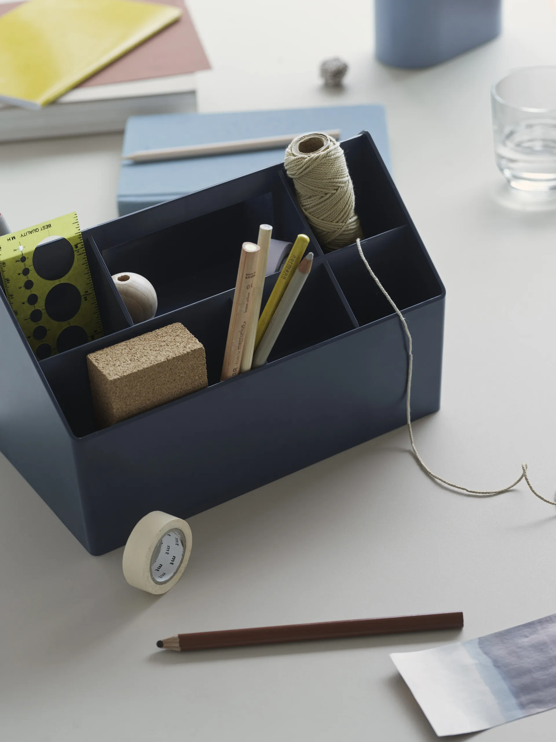 Sketch gereedschapskist, midnight blue Muuto