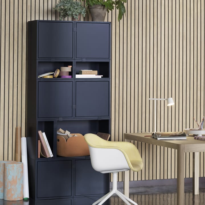 Stacked 2.0 kast met achterwand - klein, Nachtblauw Muuto