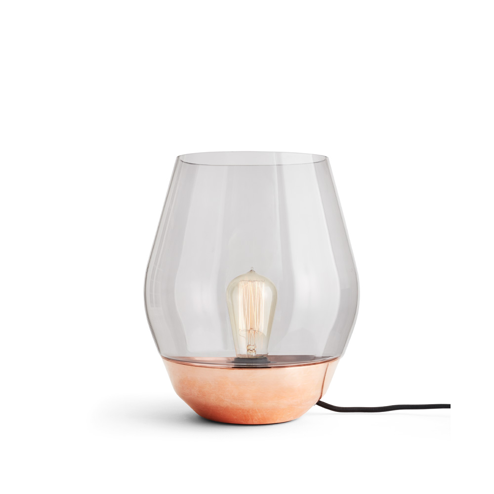 New Works Bowl tafellamp raw copper, licht rookkleurig glas