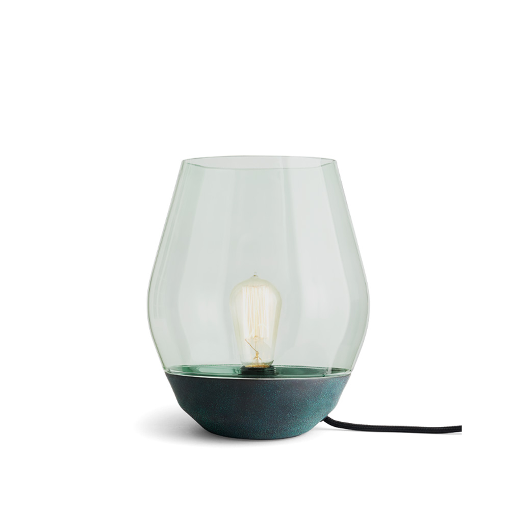 New Works Bowl tafellamp verdigrised copper, lichtgroen glas