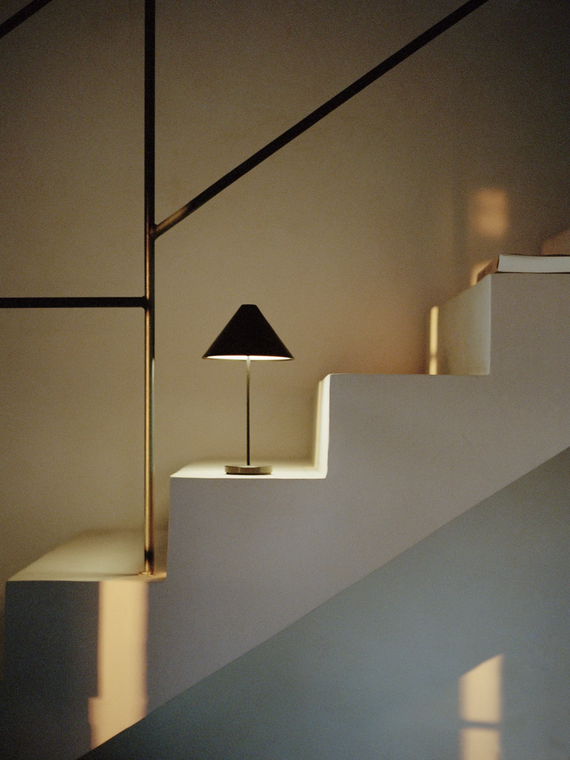 Brolly portable tafellamp, Steel black New Works