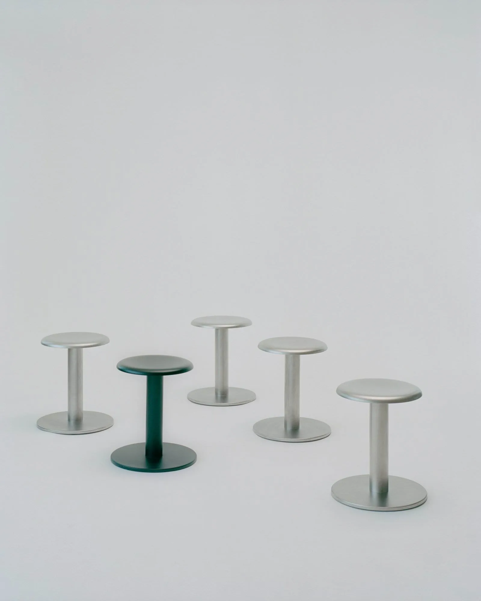 Coupe kruk, Black, Ø40x46 cm New Works