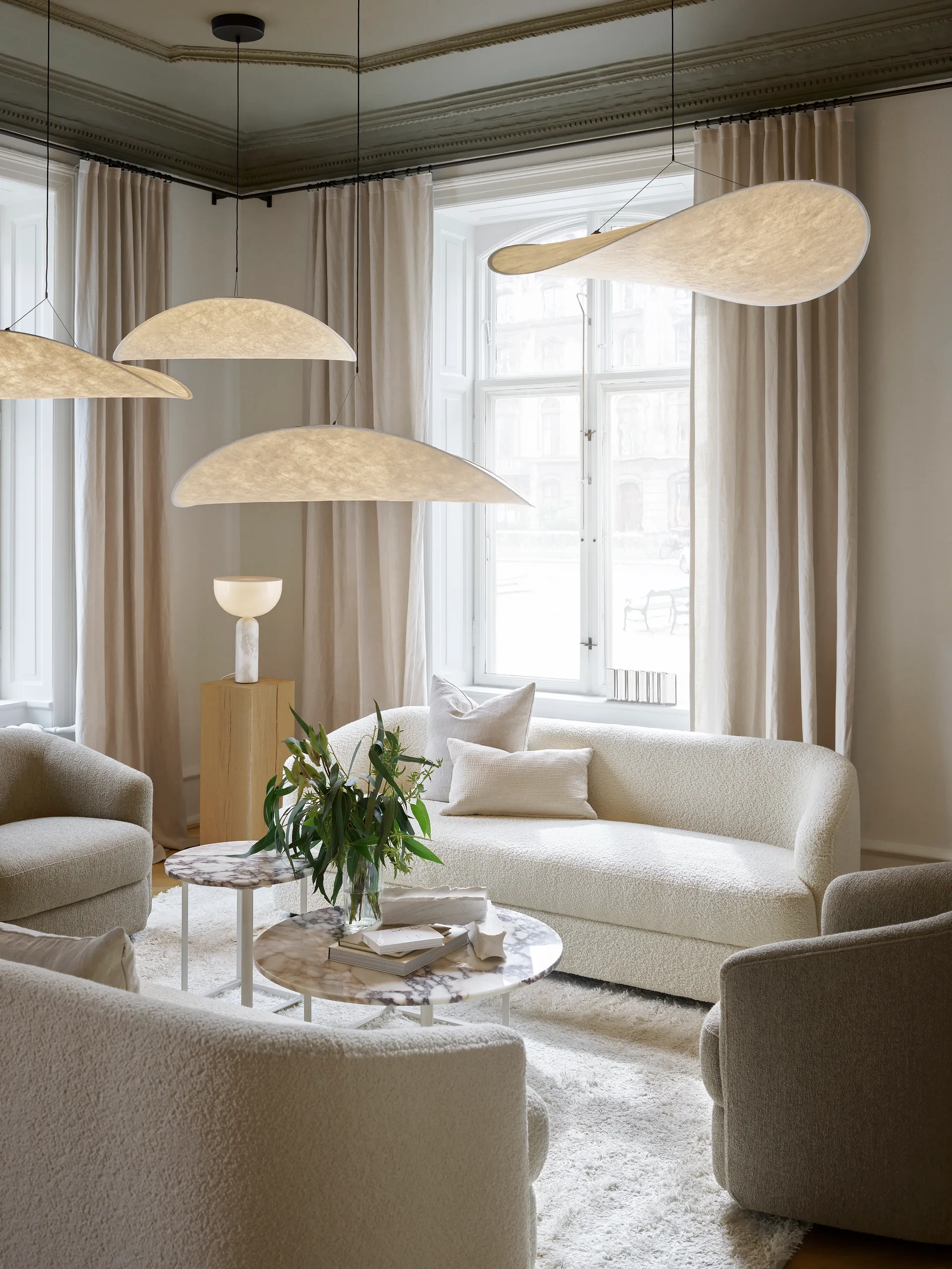 Covent 3-zitsbank, Lana New Works