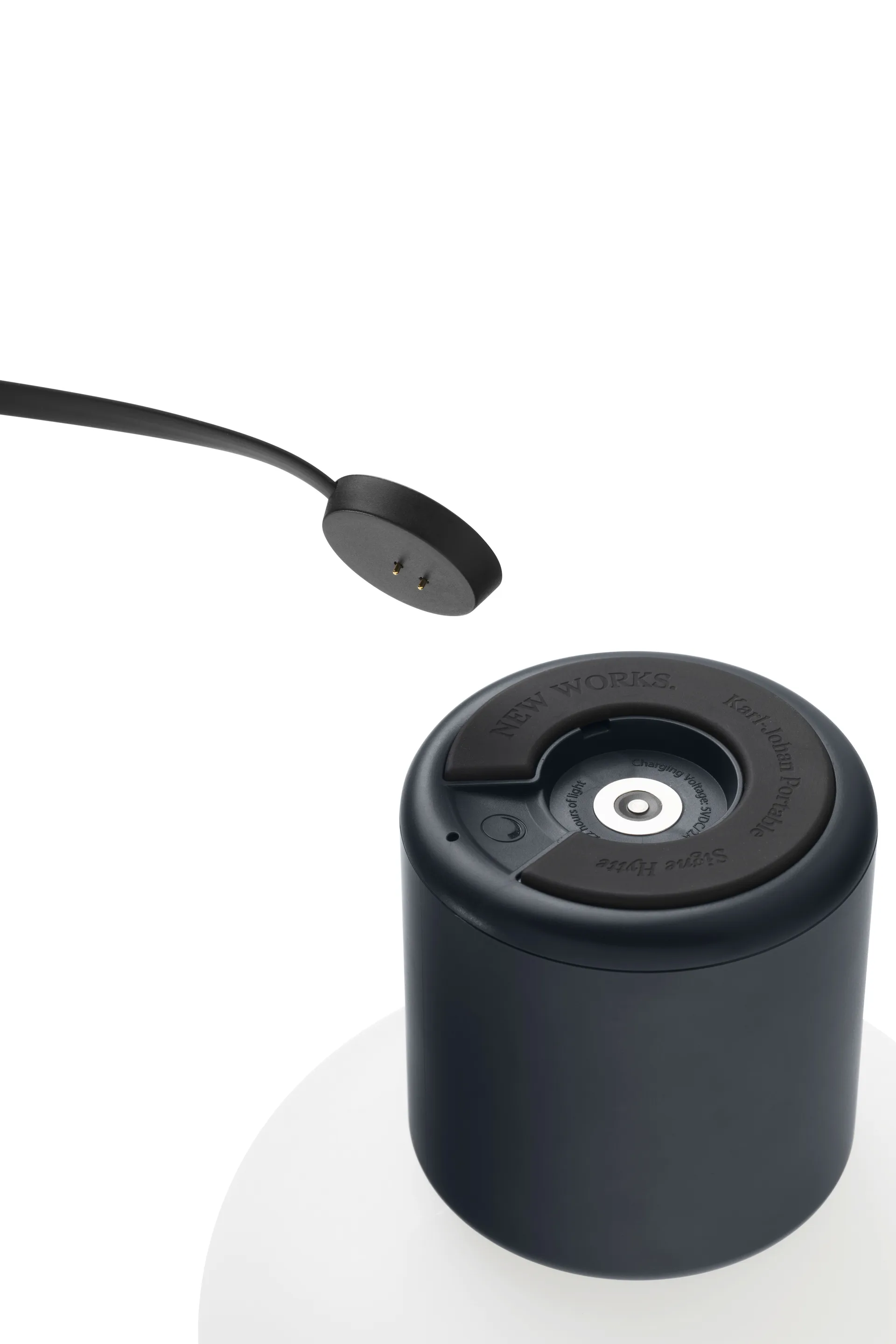 Karl-Johan tafellamp portabel, Cold black New Works