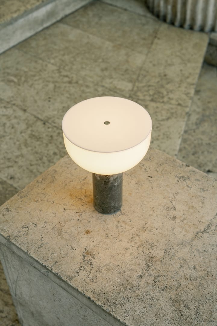 Kizu portable tafellamp, Gris du marais New Works