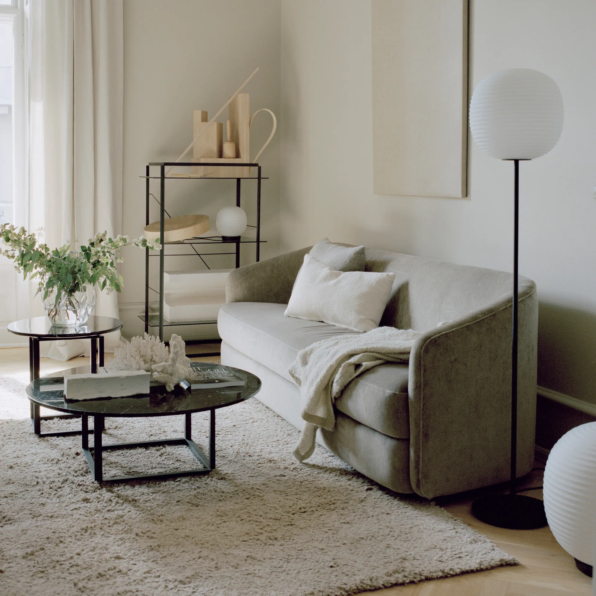 Lantern vloerlamp medium, Frosted white opal glass New Works