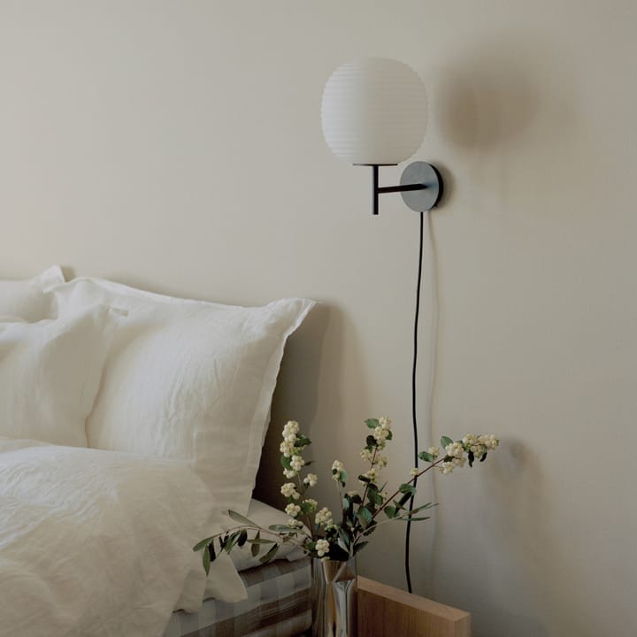 Lantern wandlamp small, Frosted white opal glass New Works
