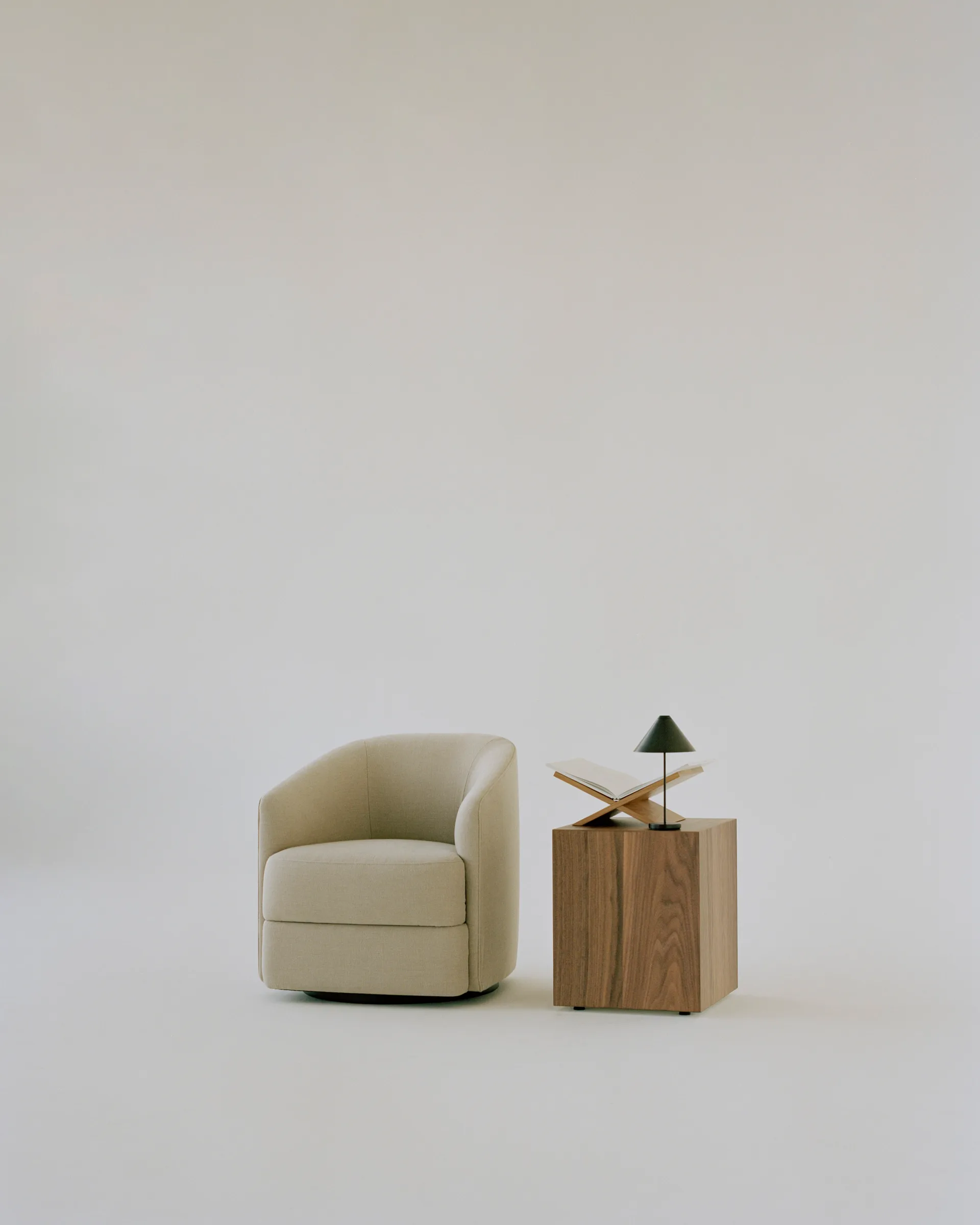 Mass bijzettafel 40x40x47 cm, Walnut New Works
