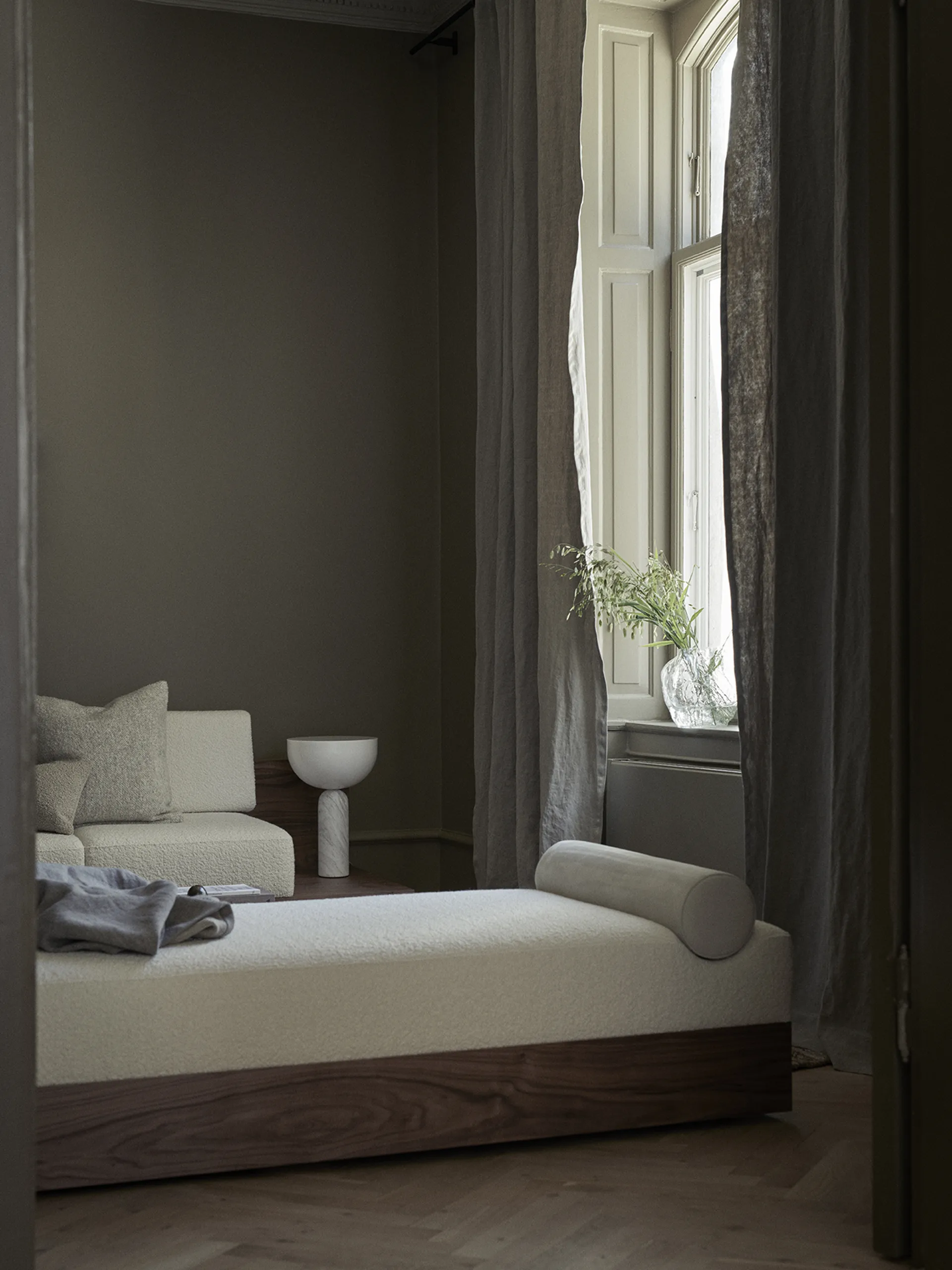 Mass ligbed 200x75x51 cm, Karakorum ivoor 001-walnoot New Works