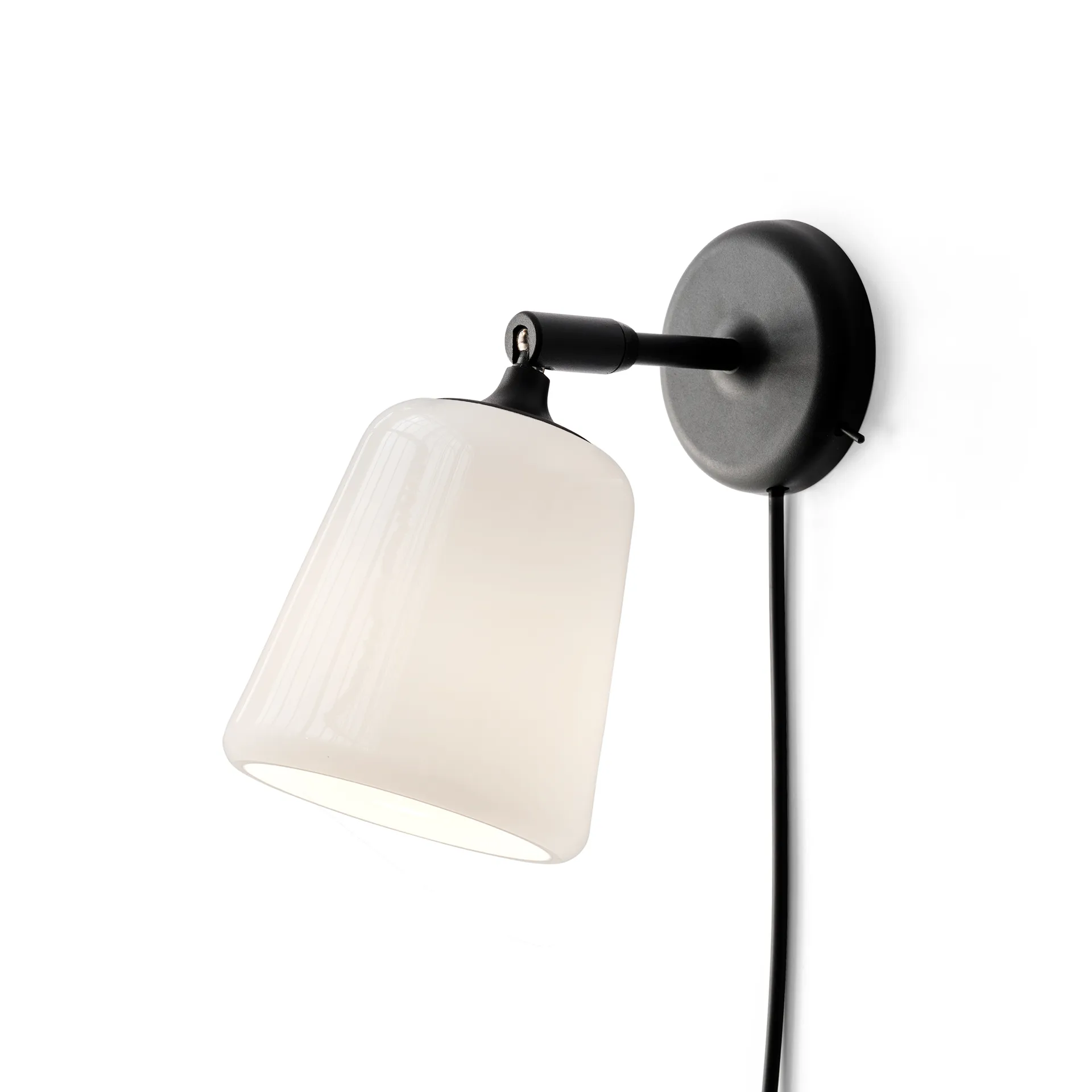 Materiaal wandlamp, White opal glass New Works
