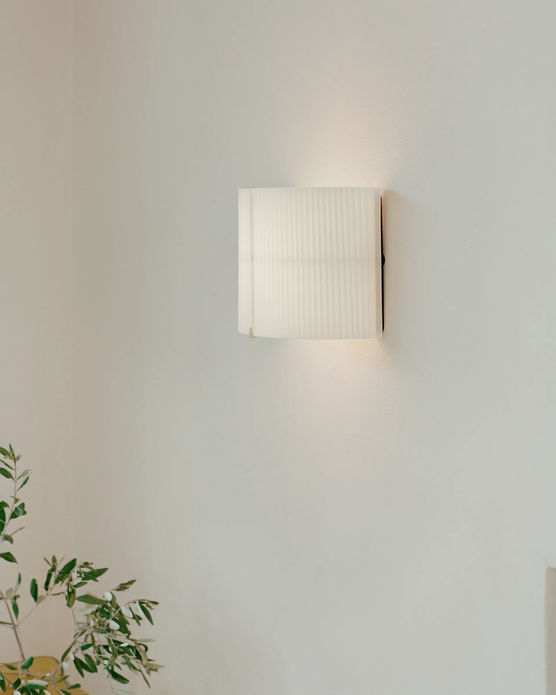 Nebra wandlamp Ø27-40 cm, White New Works