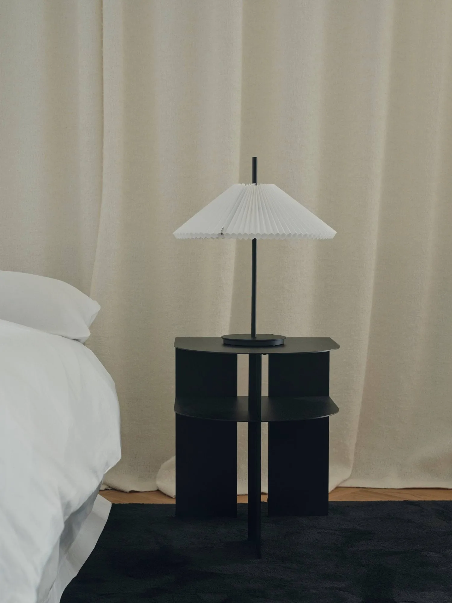 Rand bijzettafel, Black New Works