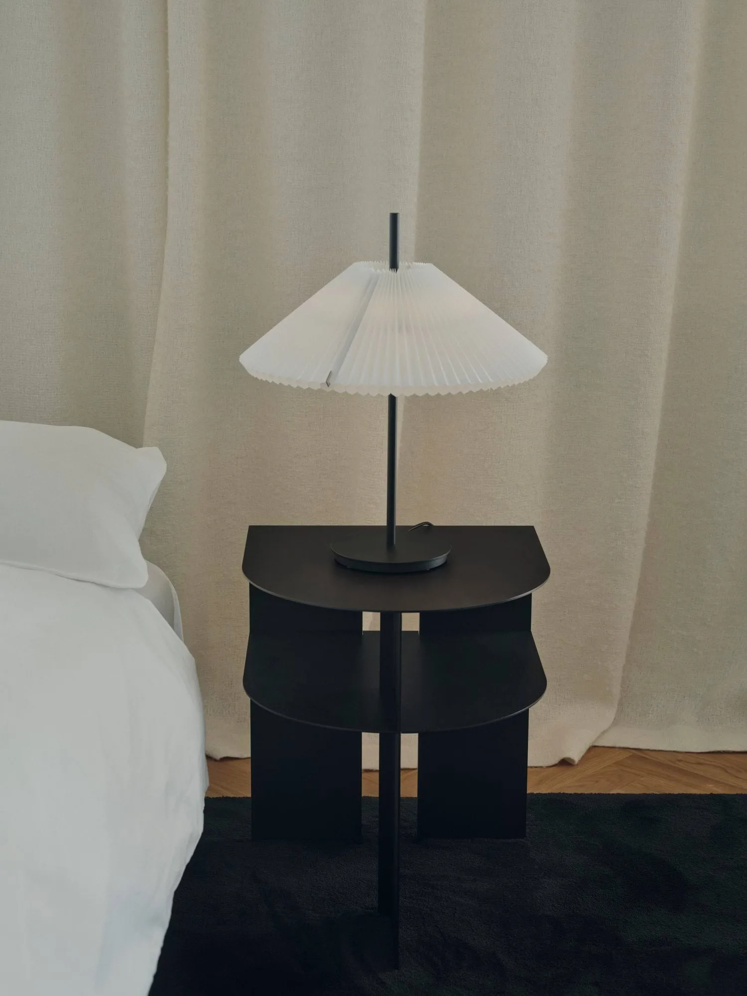 Rand bijzettafel, Black New Works