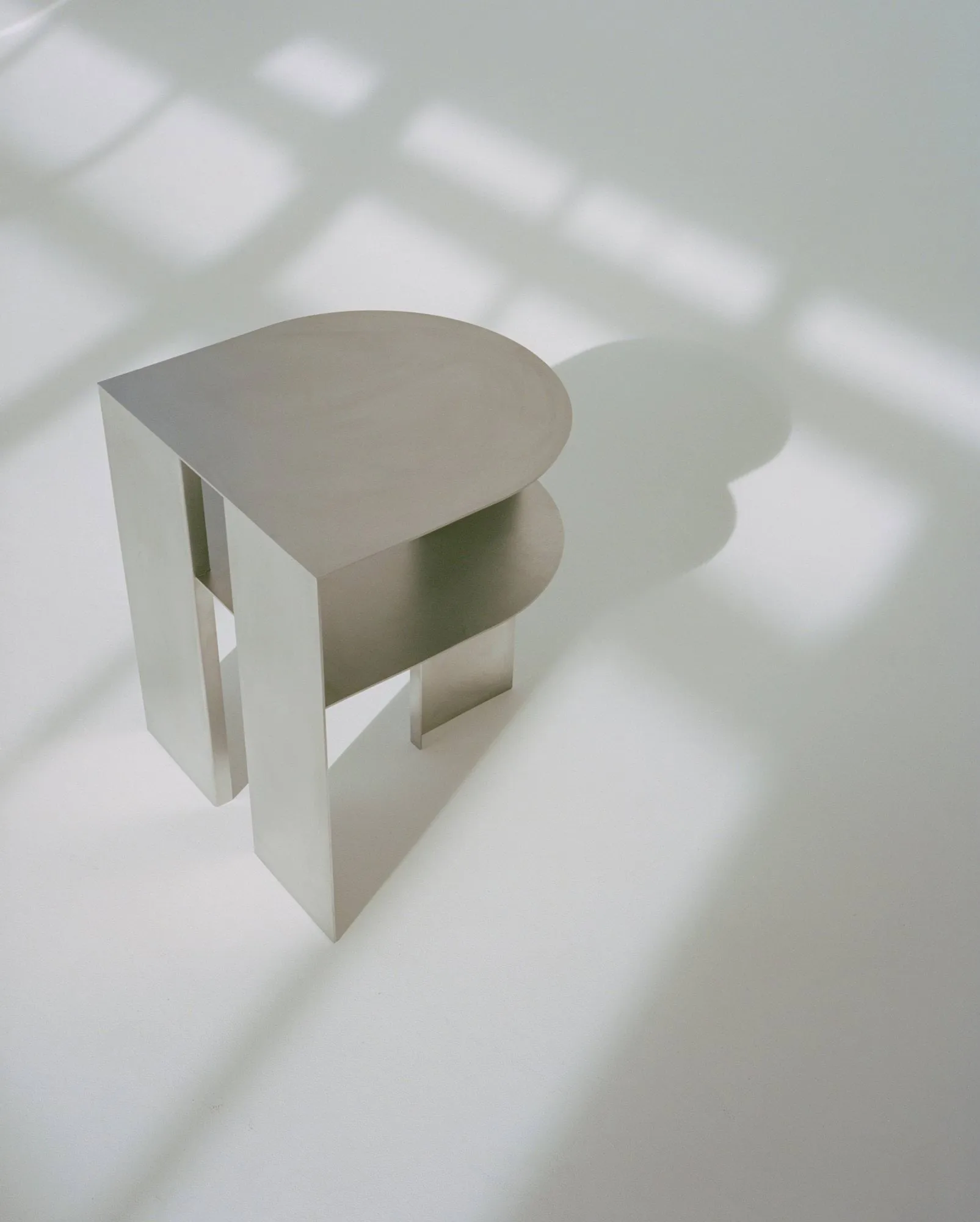 Rand bijzettafel, Stainless Steel New Works