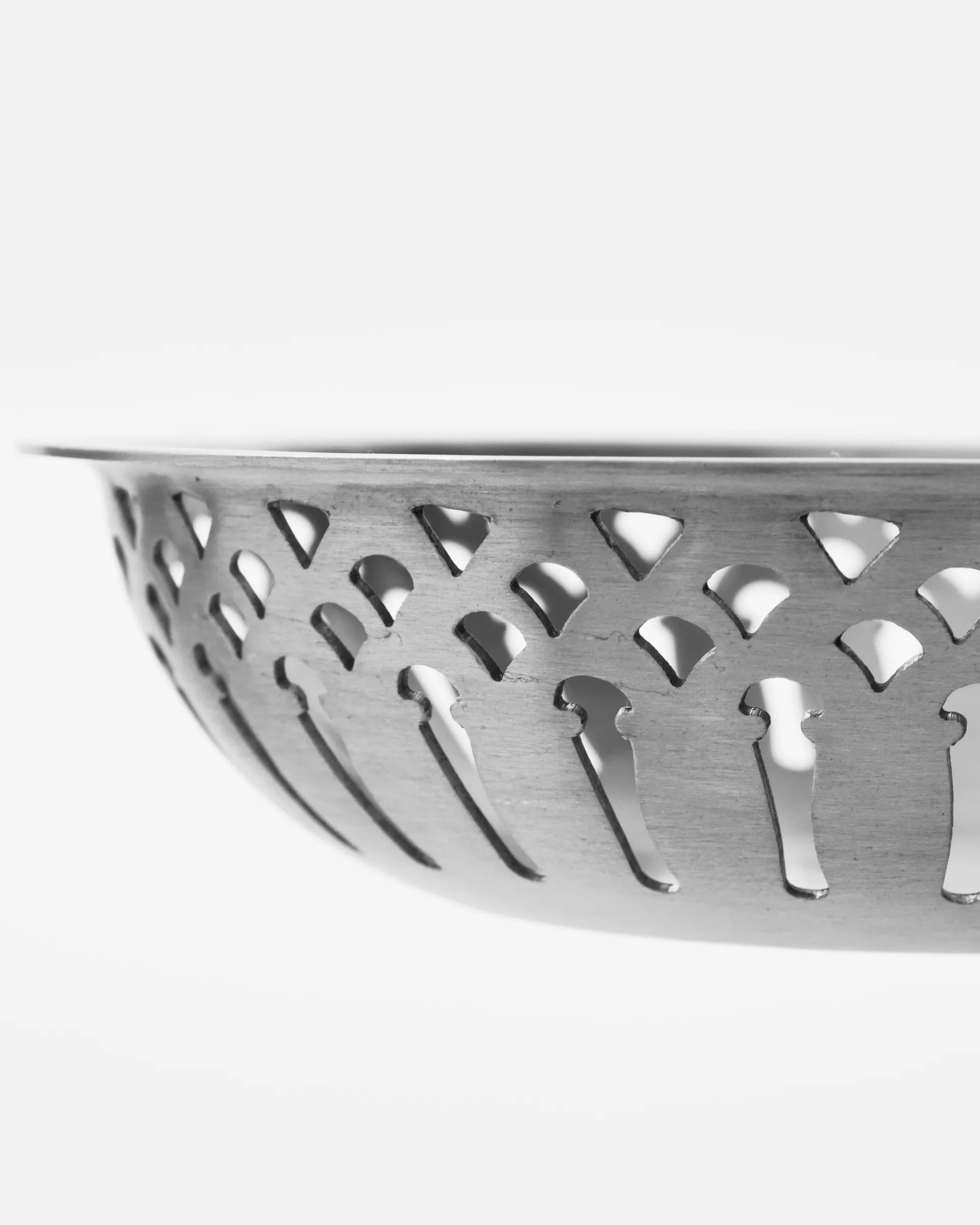 Nicolas Vahé broodmand 2 delig, Antiek zilverkleurige afwerking Nicolas Vahé