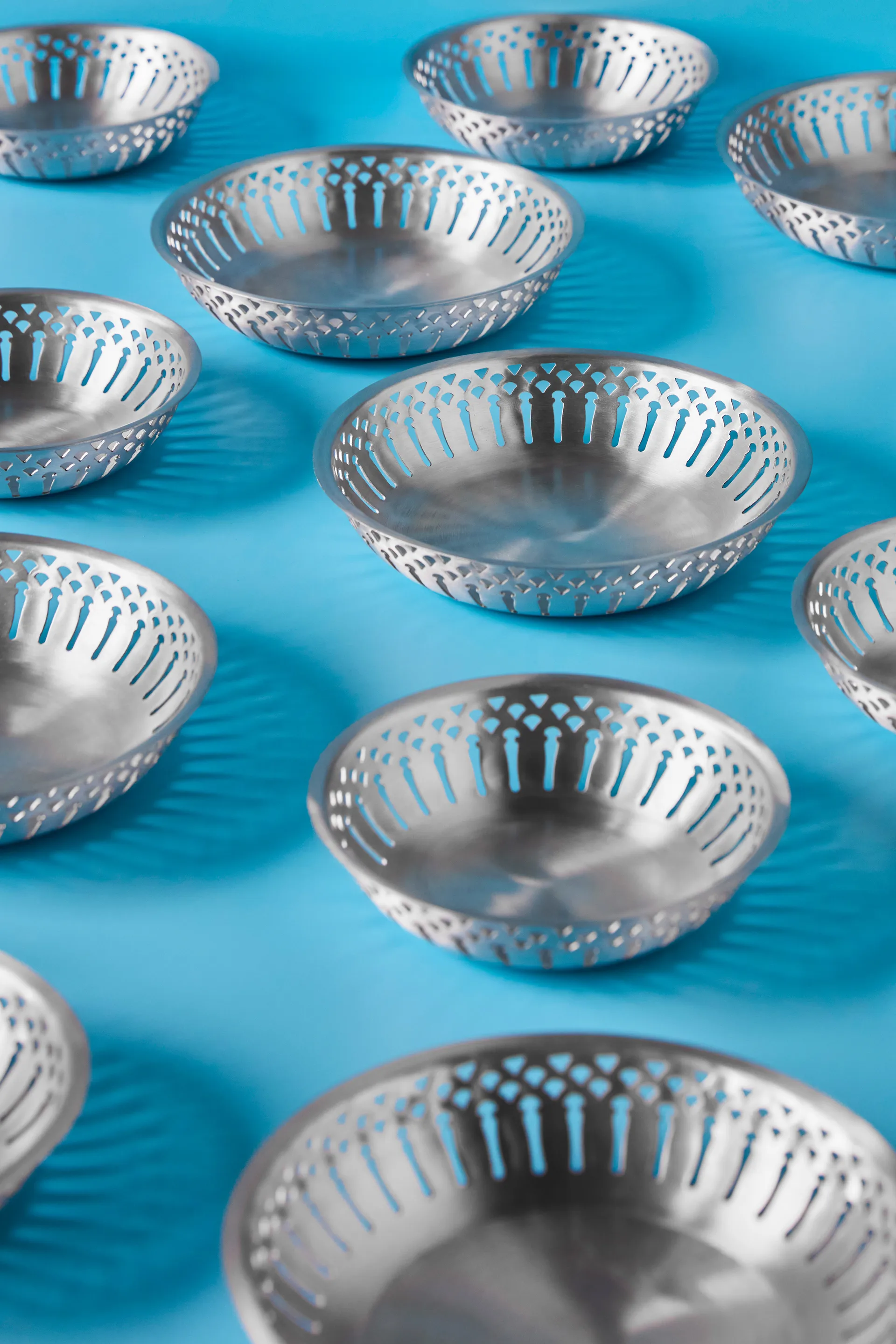 Nicolas Vahé broodmand 2 delig, Antiek zilverkleurige afwerking Nicolas Vahé