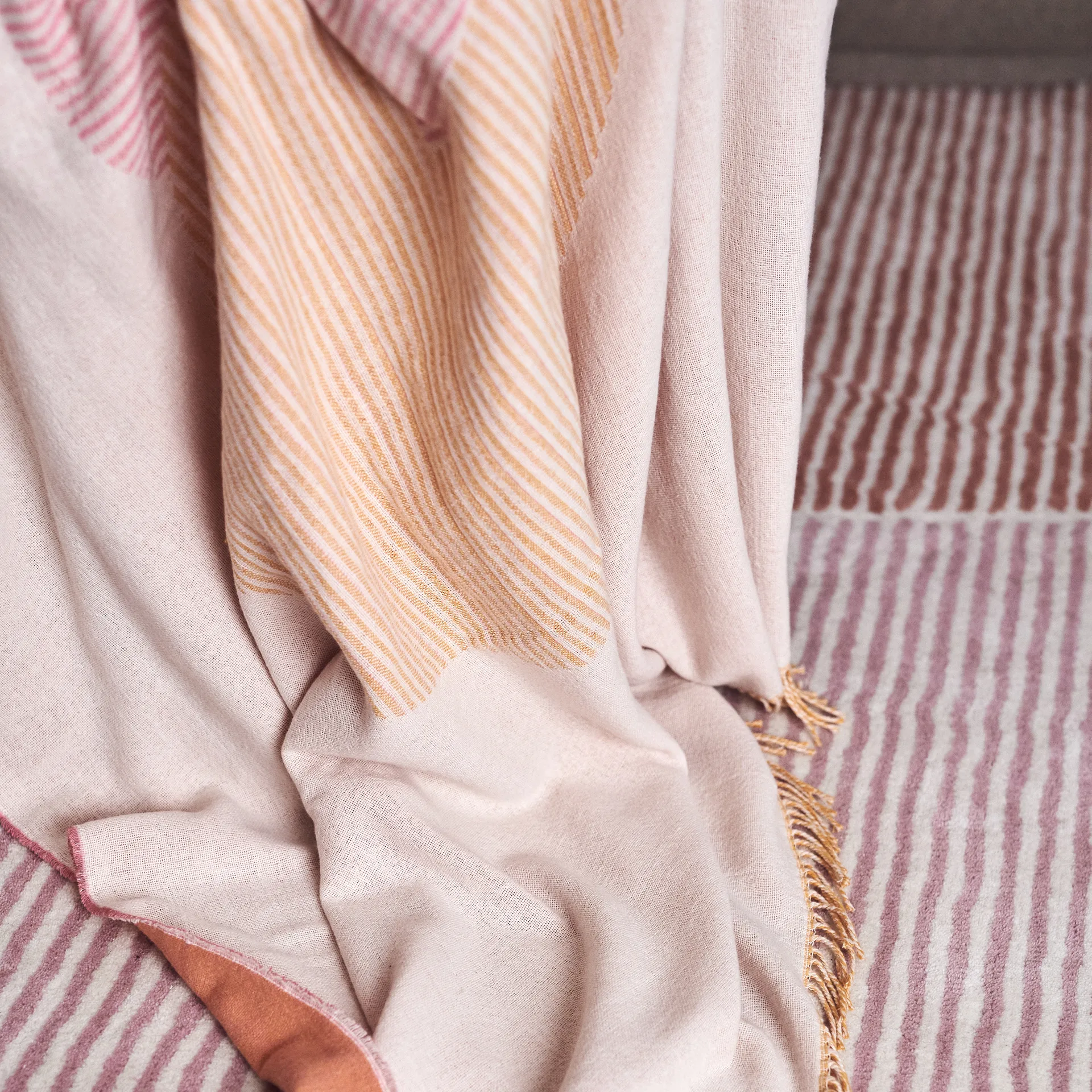 Circles katoenen plaid 130x185 cm, naturel wit NJRD