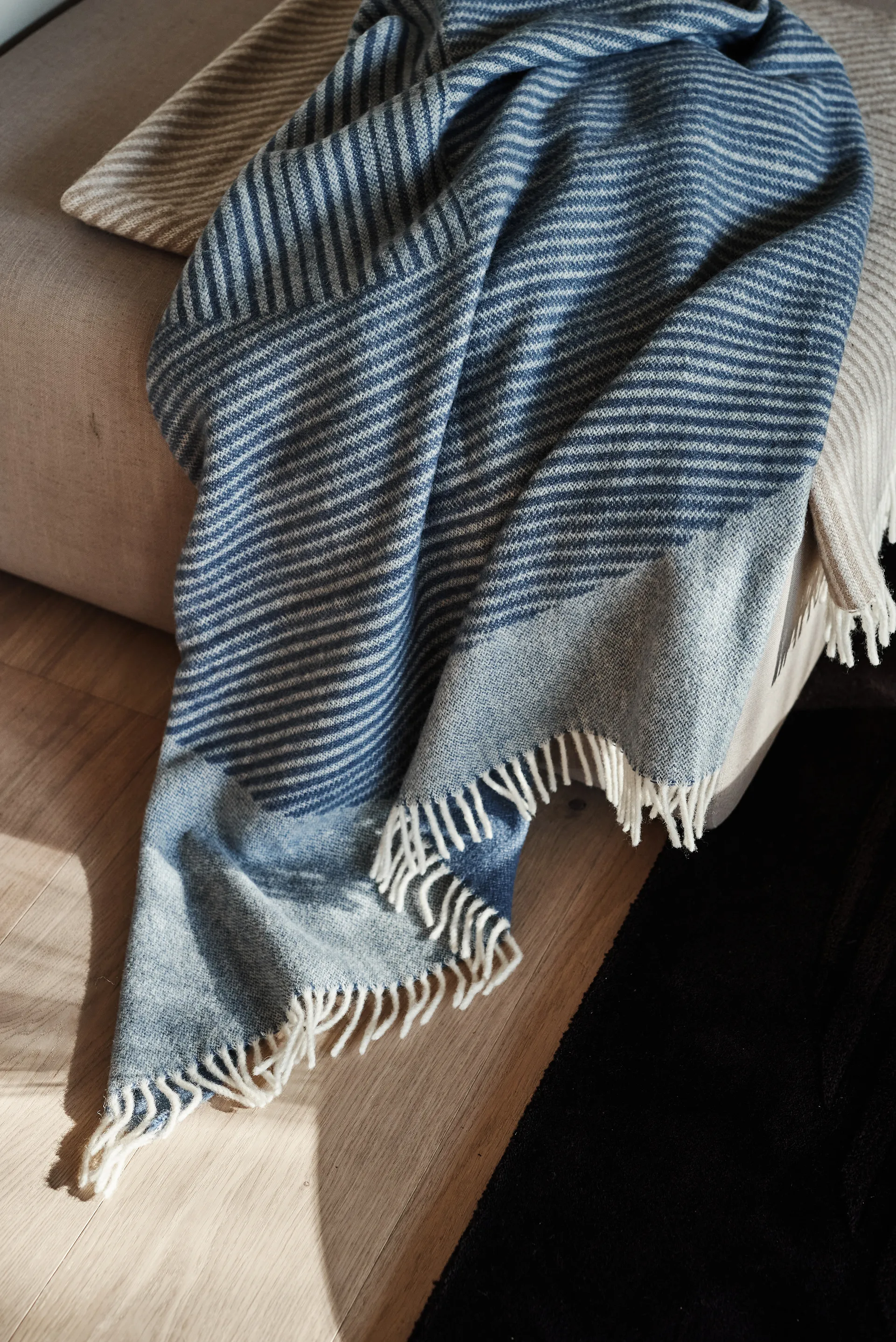 Circles wollen plaid 130x185 cm, Blauw NJRD