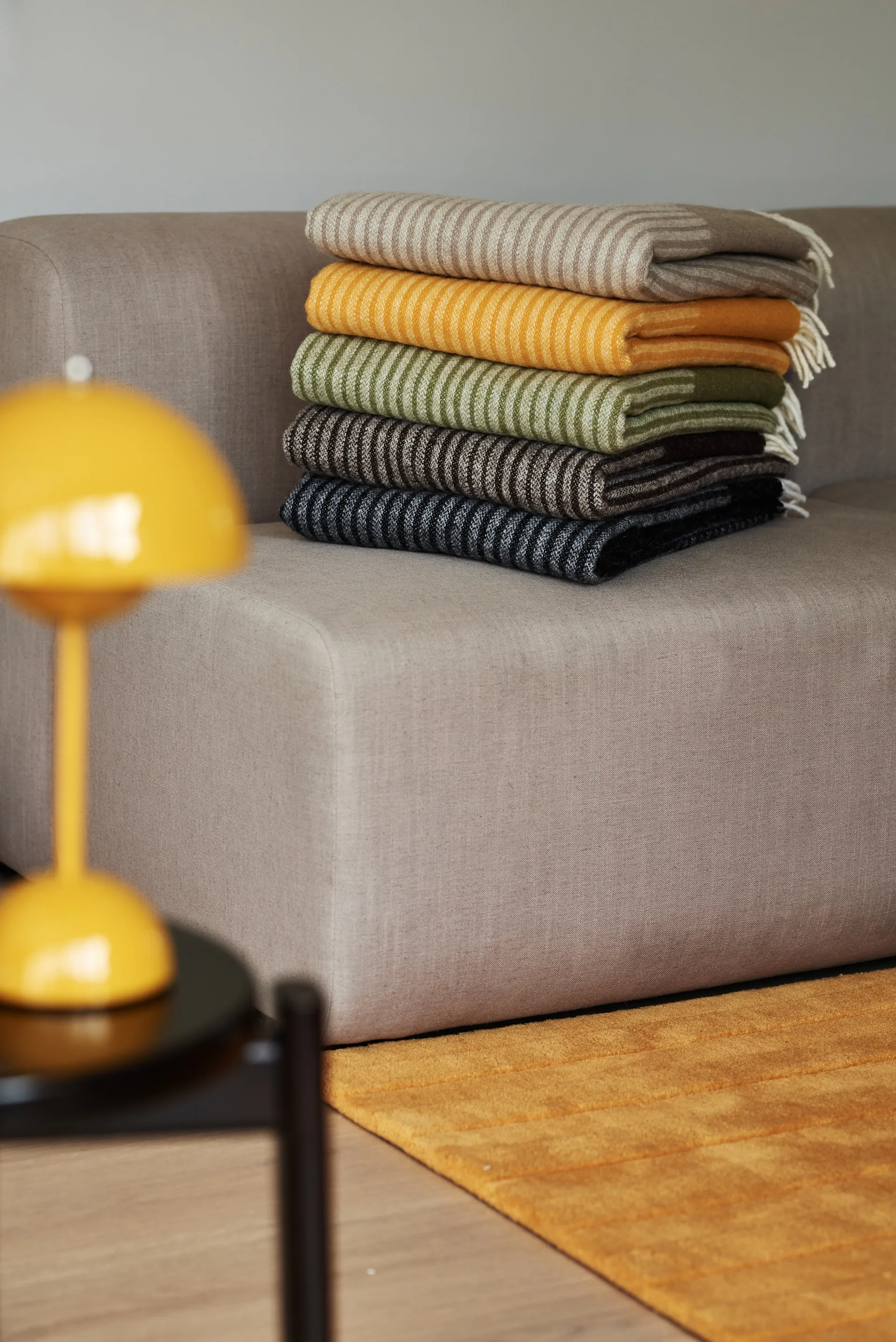 Circles wollen plaid 130x185 cm, Geel NJRD