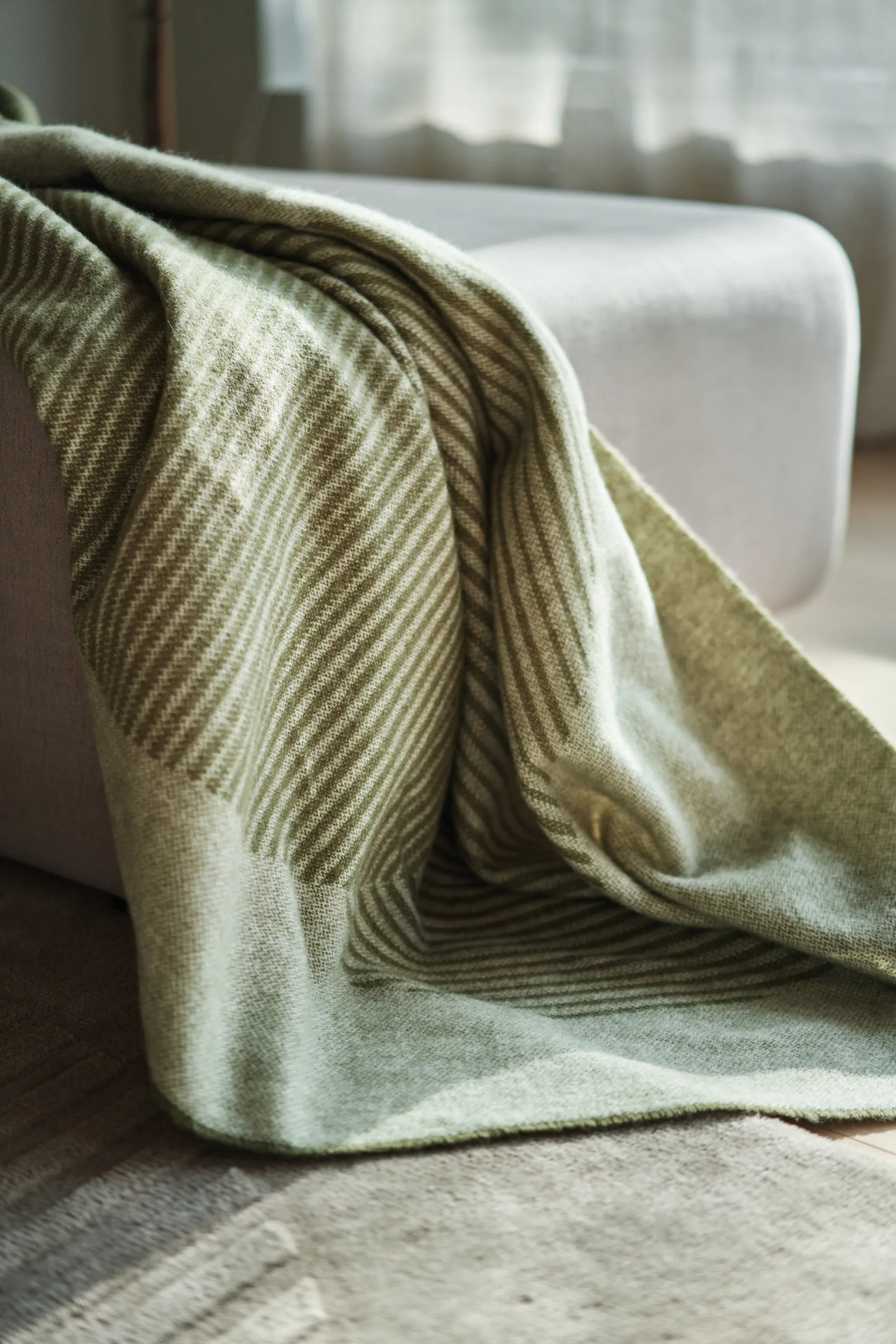 Circles wollen plaid 130x185 cm, Groen NJRD