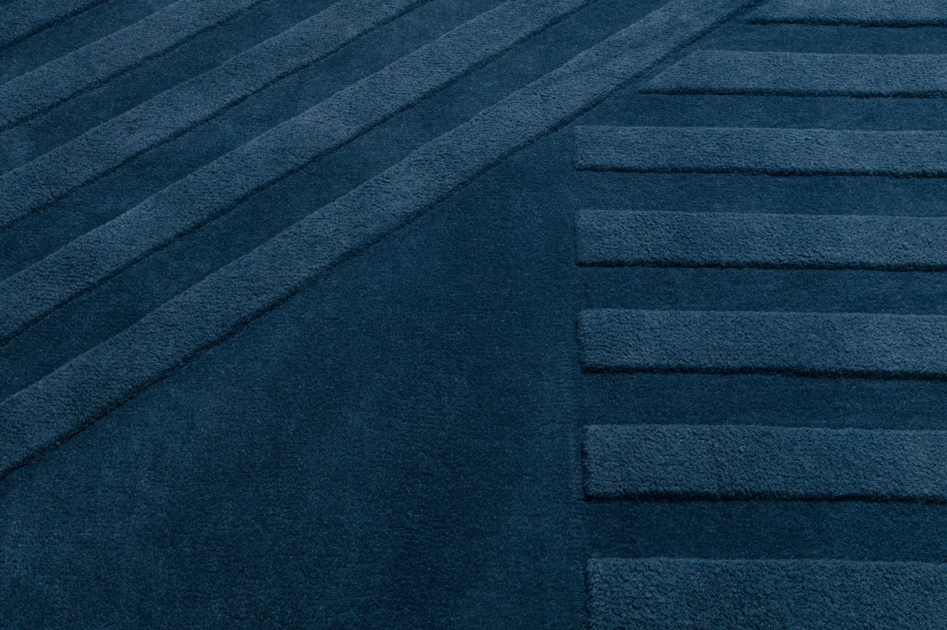 Levels Stripes wollen vloerkleed, Blauw, 170x240 cm NJRD