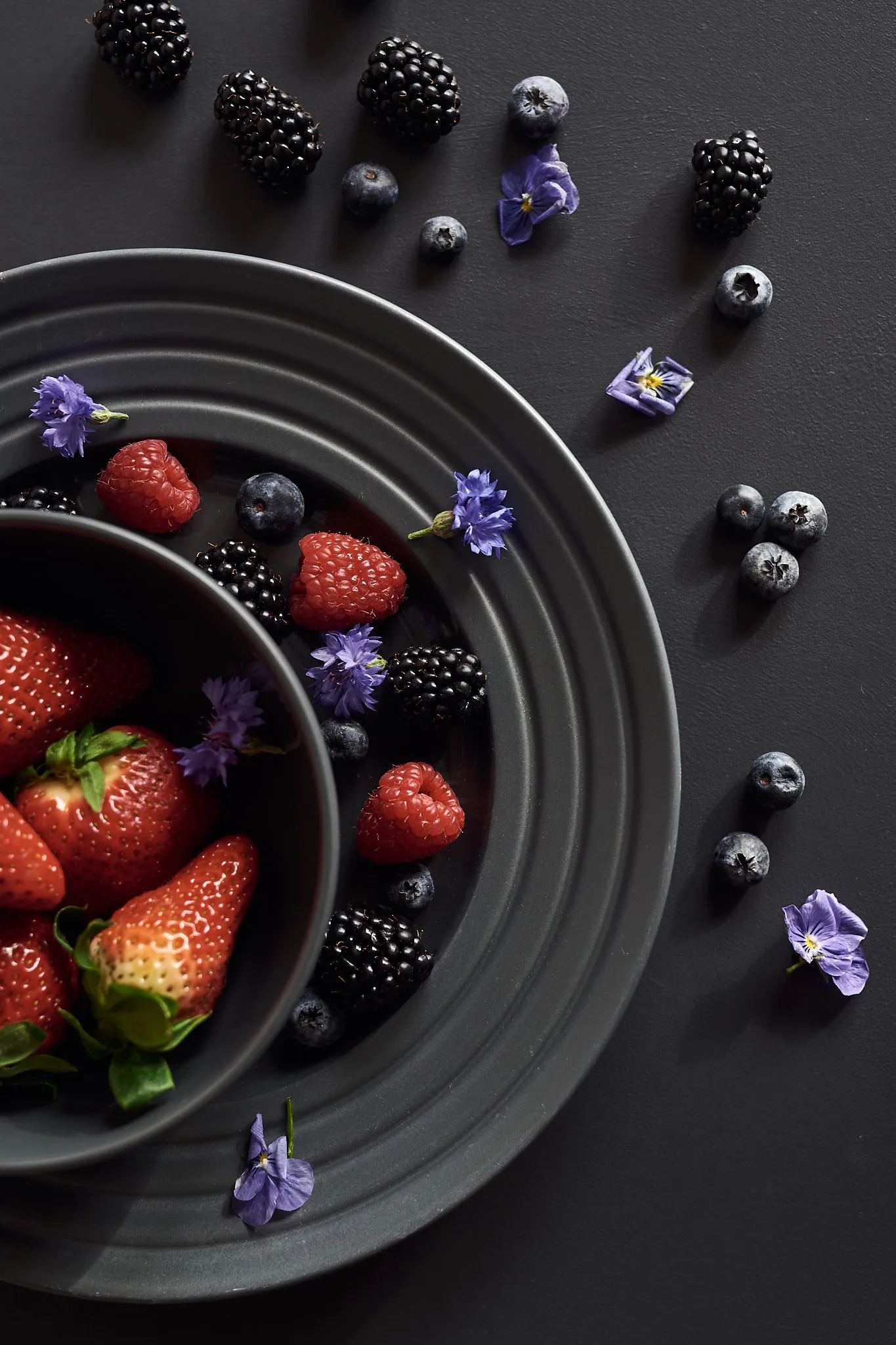 Lines bord Ø 27 cm 6-pack, donkergrijs NJRD