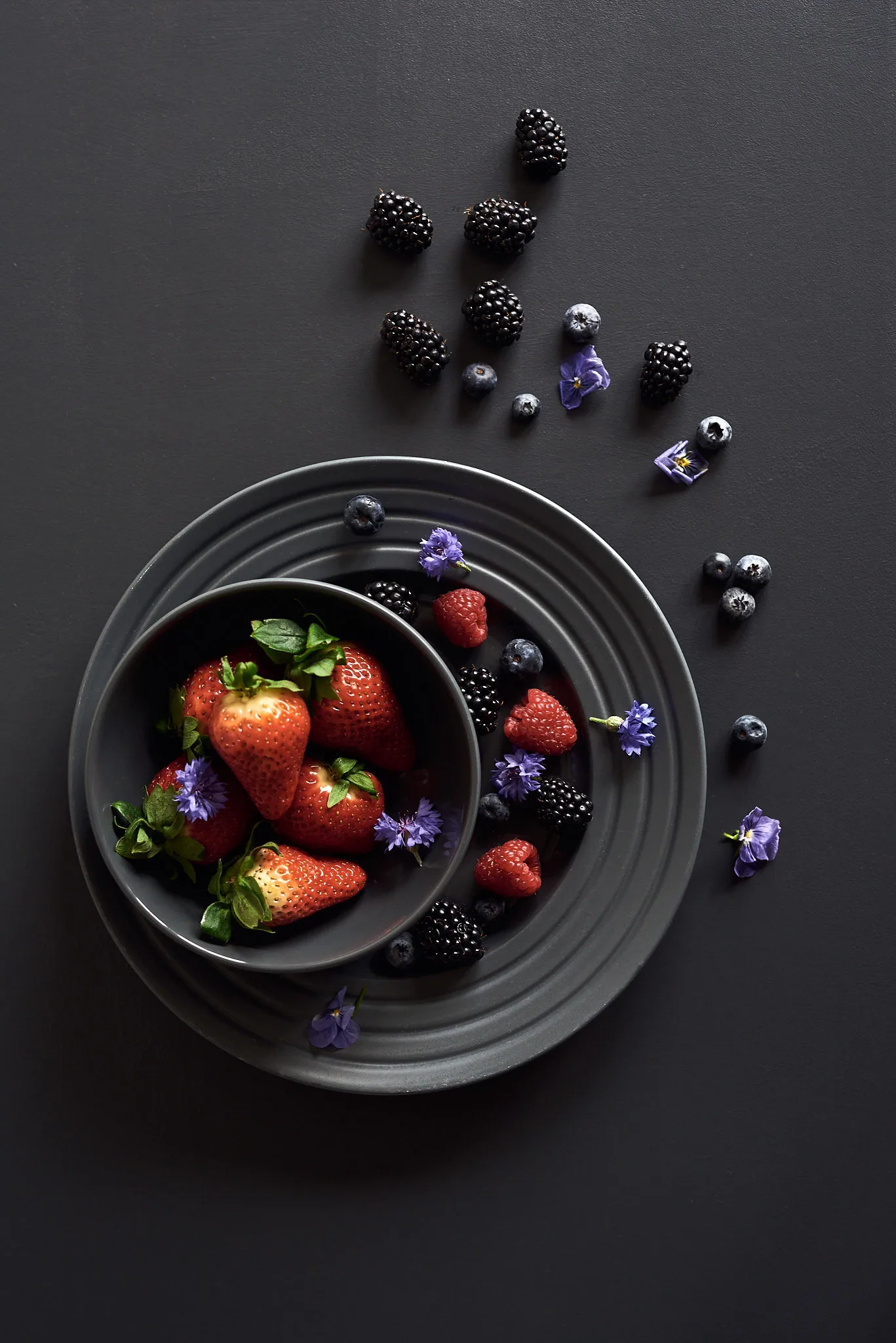 Lines bord Ø 27 cm 6-pack, donkergrijs NJRD