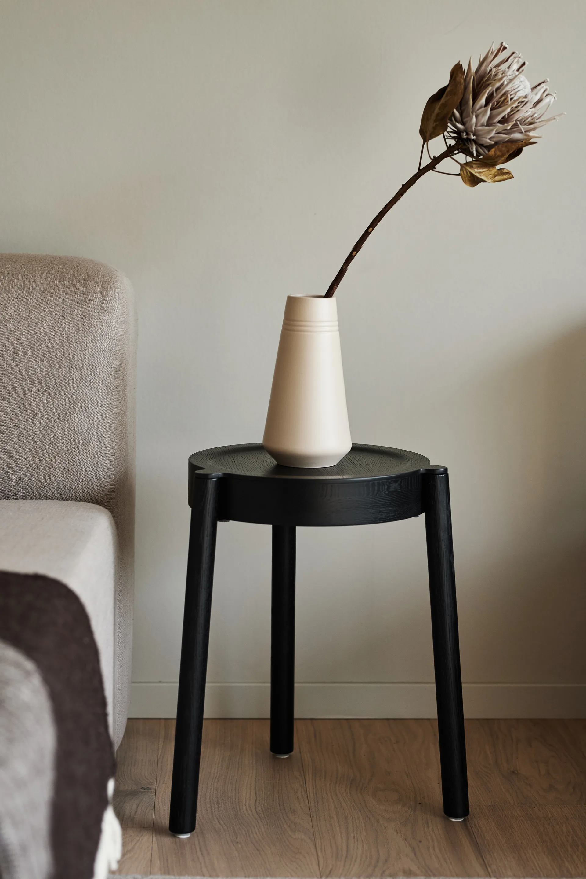 Lines vaas 22 cm, Beige NJRD