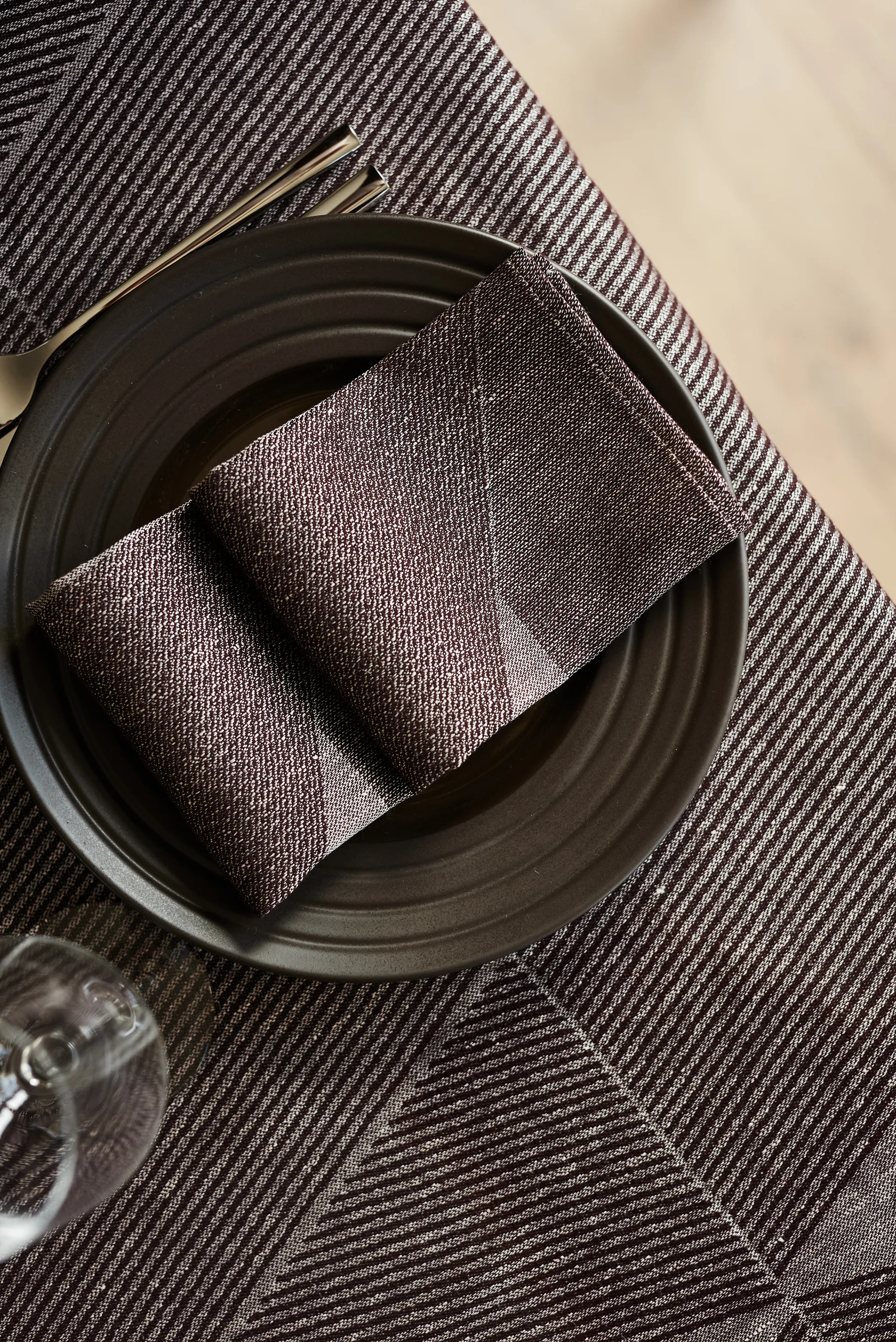 Metric servet 47x47 cm 4-pack, Bruin-wit NJRD