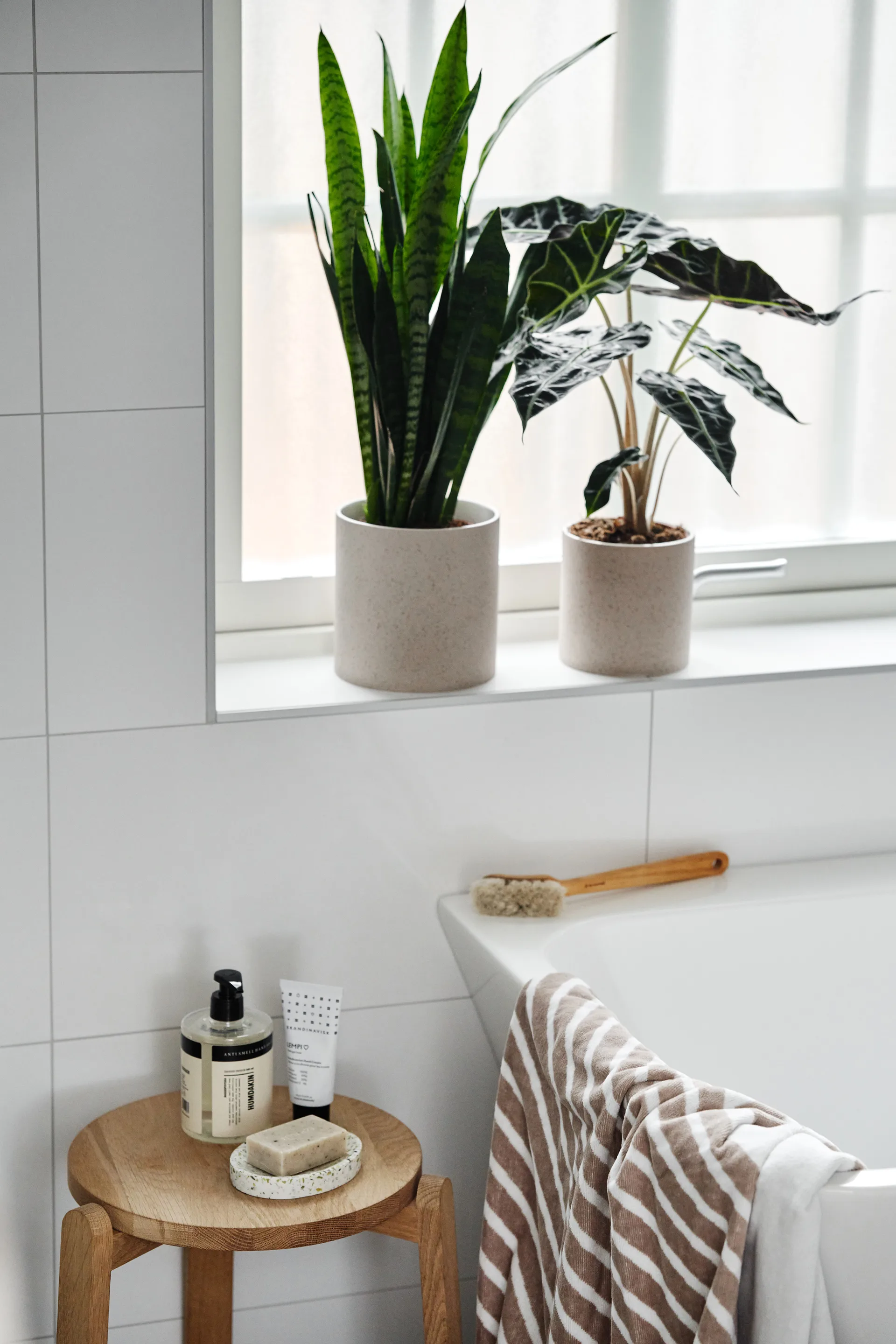 Stripes badhanddoek 100x150 cm, Beige NJRD