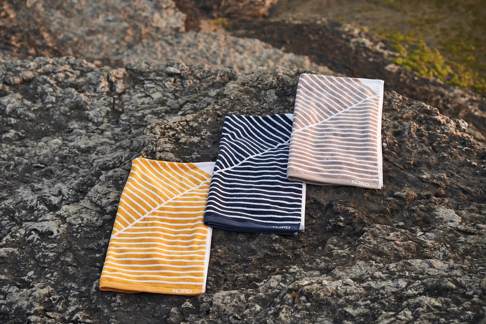 Stripes badhanddoek 70 x 140 cm, Beige NJRD