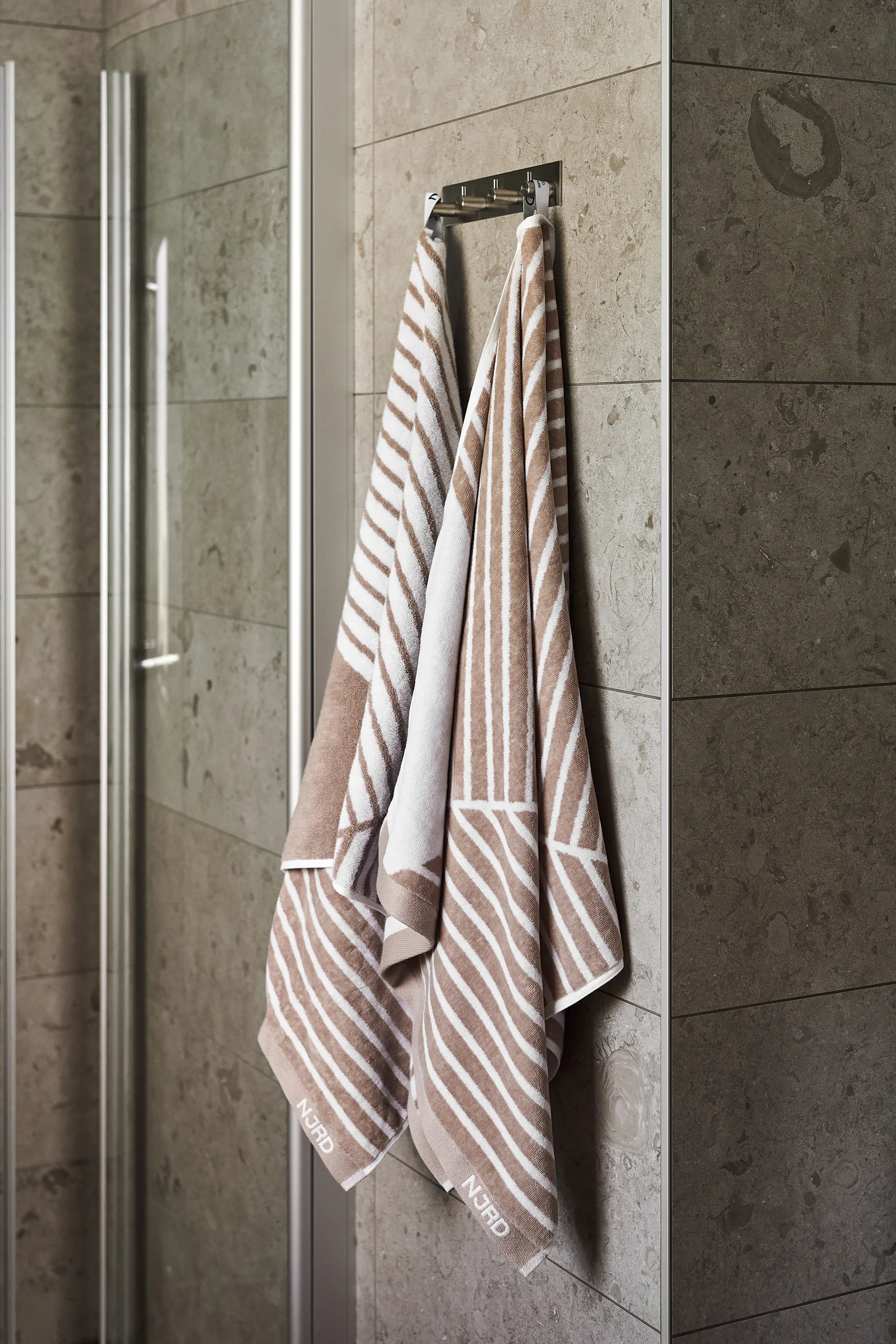 Stripes badhanddoek 70 x 140 cm, Beige NJRD