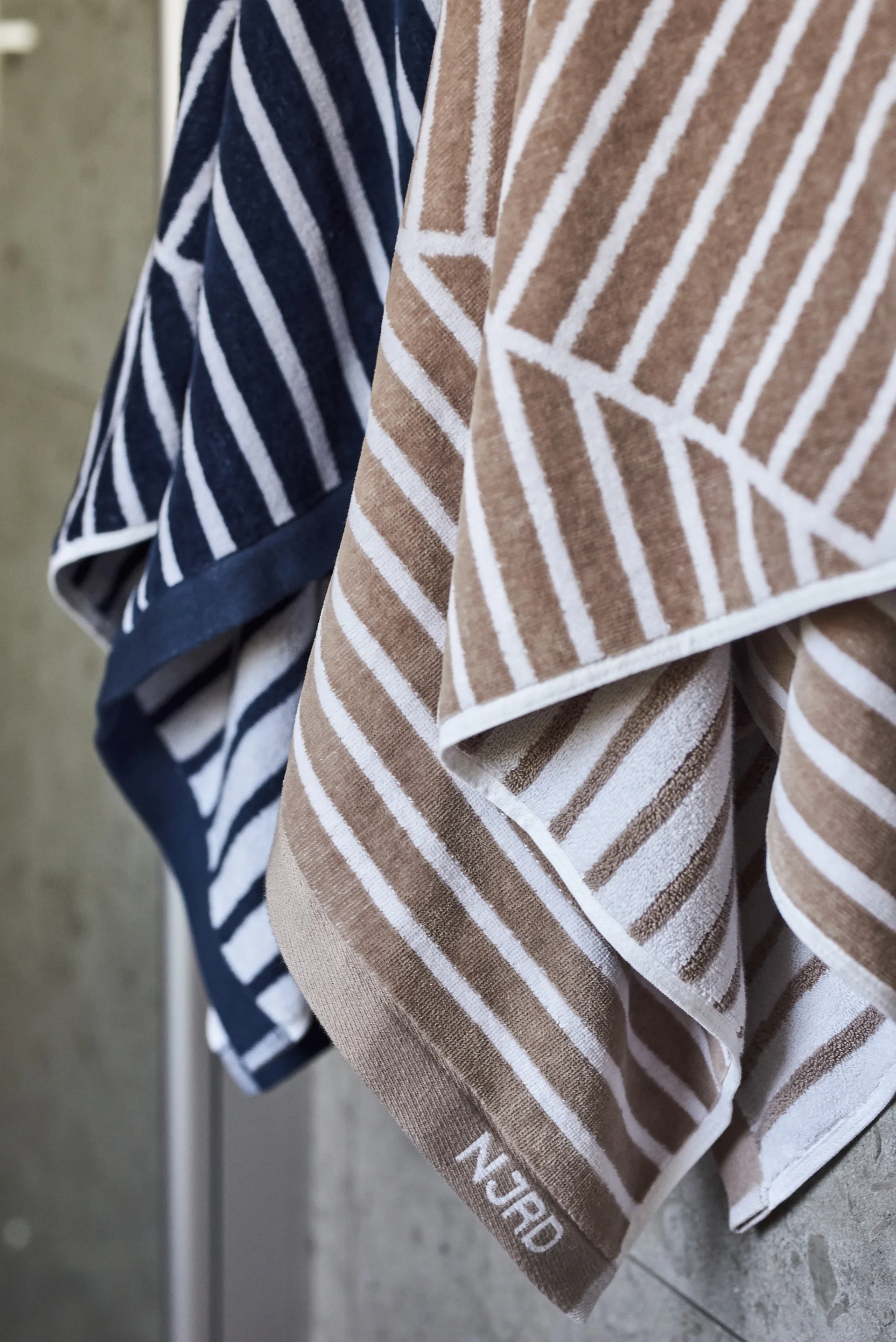 Stripes badhanddoek 70 x 140 cm, Beige NJRD