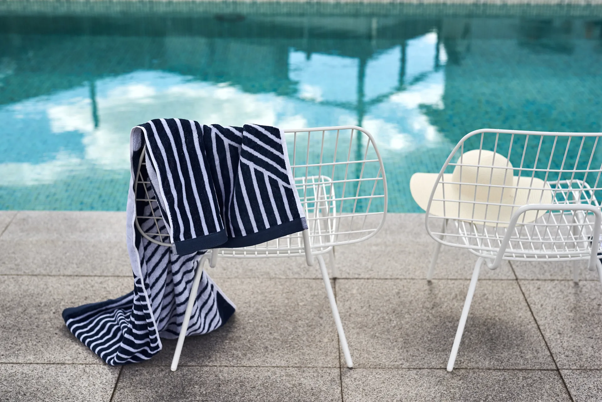 Stripes badhanddoek 70 x 140 cm, Blauw NJRD