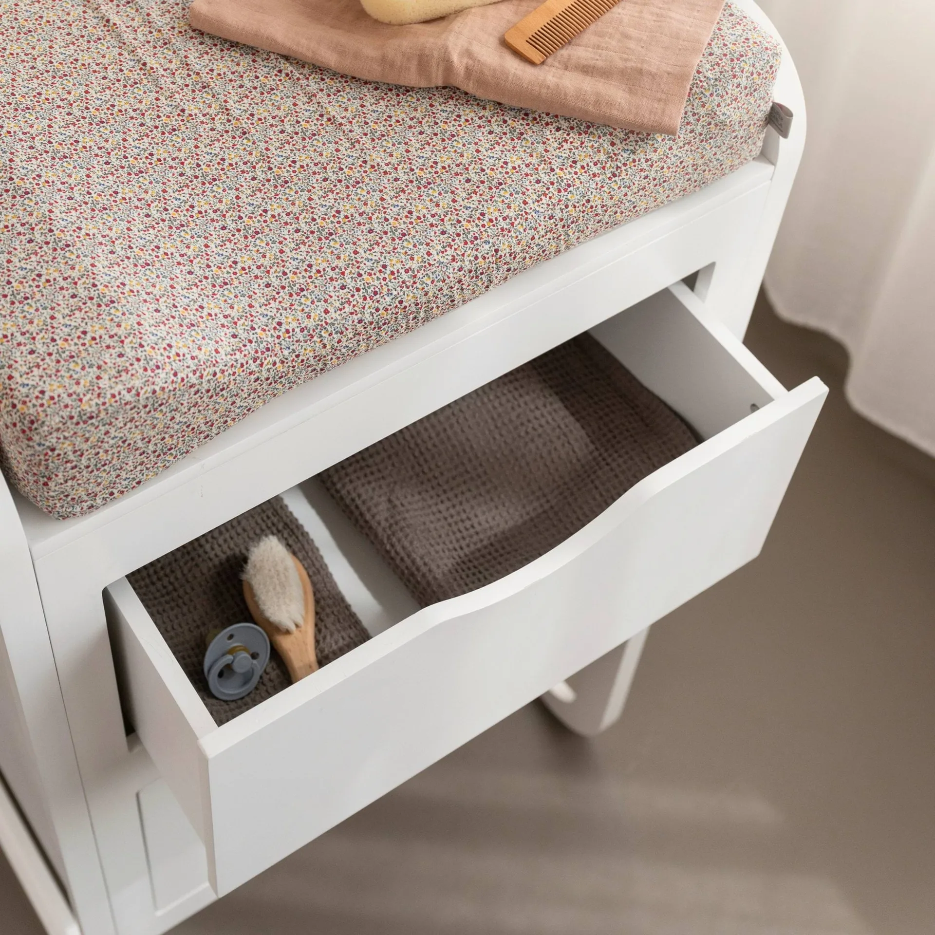 Form luiertafel 65,4x56x95 cm, Wit Nofred