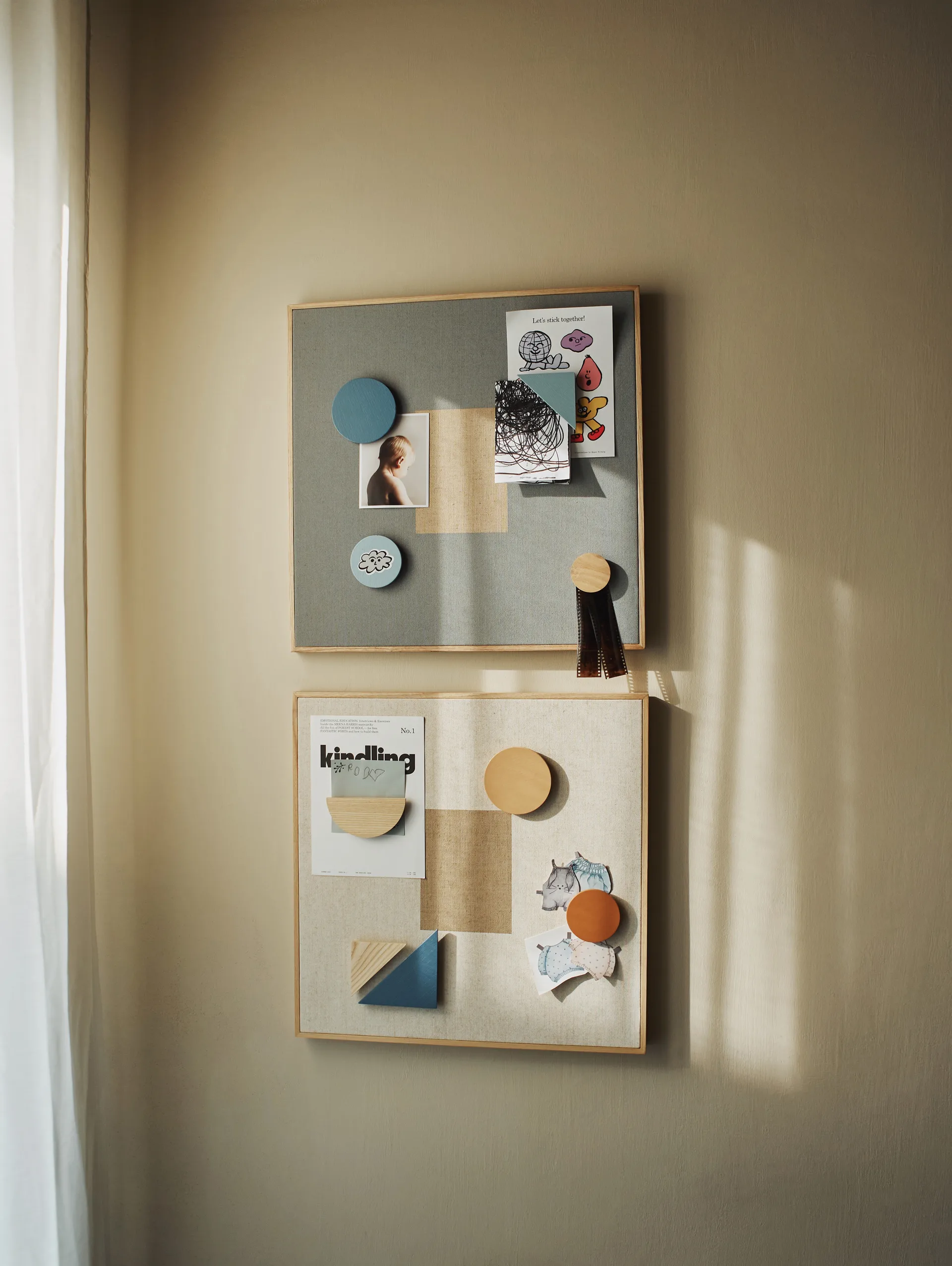 Noticeboard magneetbord + 3 magneten, Zand Nofred