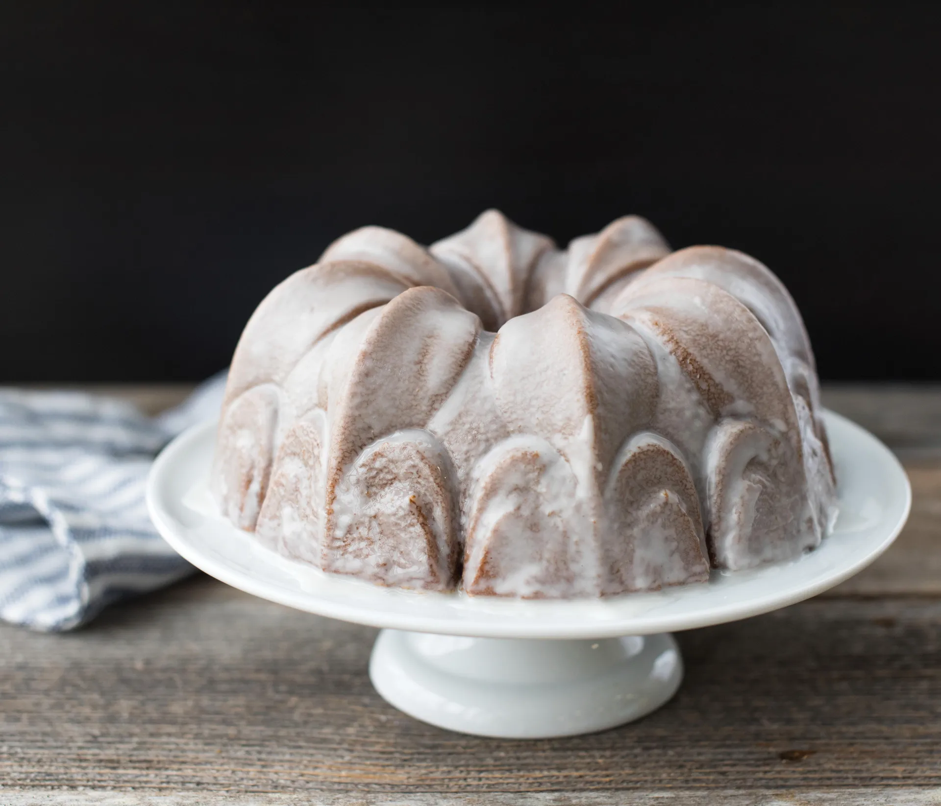 Nordic Ware Fleur De Lis Bundt bakvorm, 2,4 l Nordic Ware