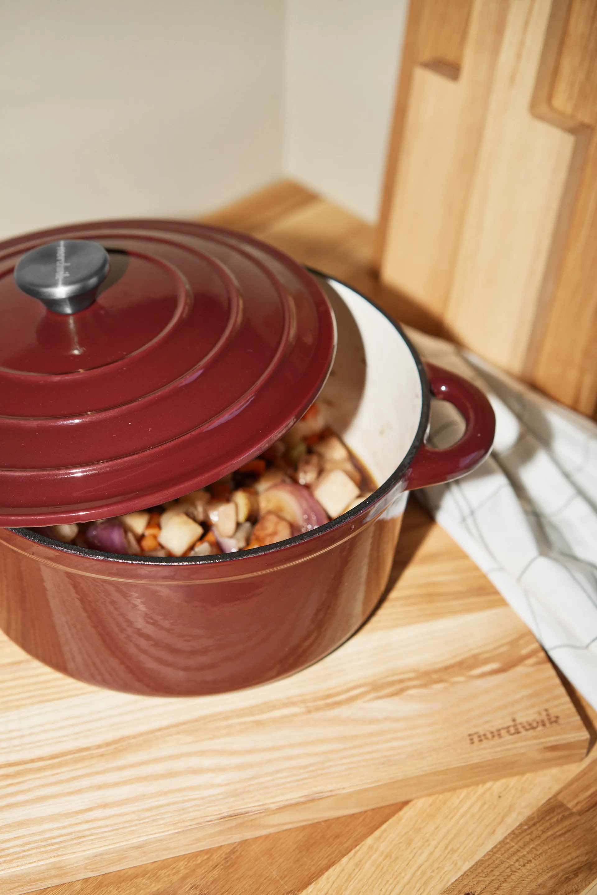 Nordwik gietijzeren pan rond 5 l, Burgundy Nordwik