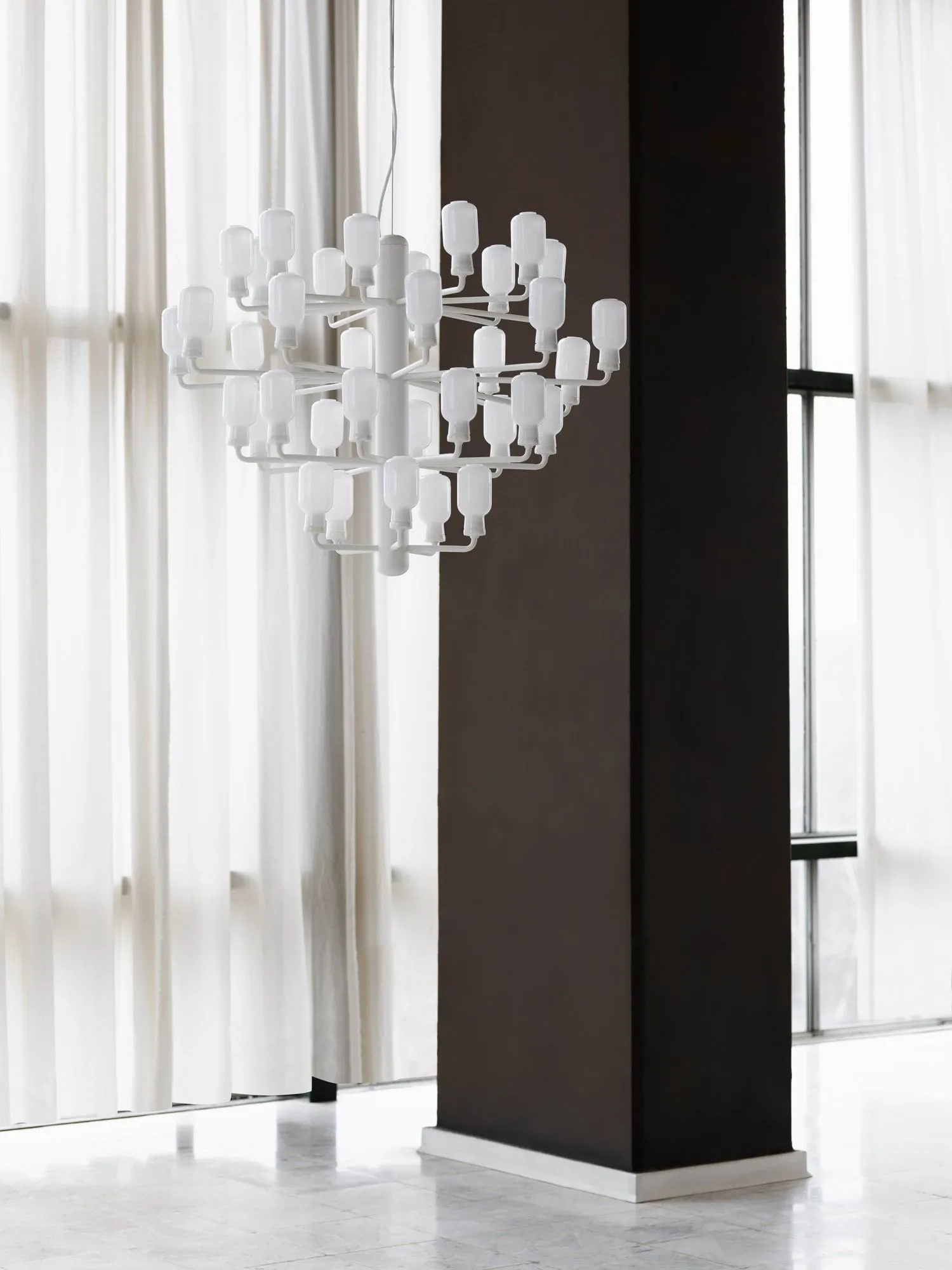 Amp Kroonluchter, white, large Normann Copenhagen