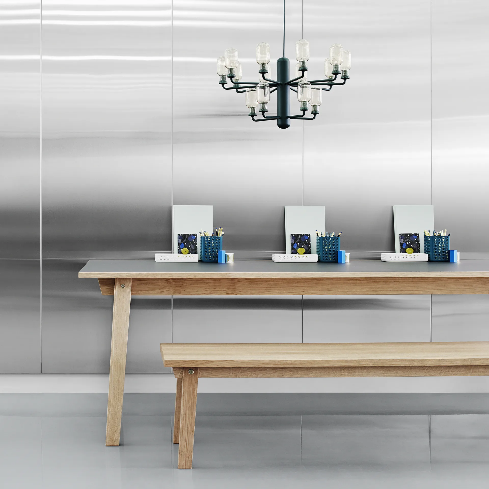 Amp Kroonluchter, white, large Normann Copenhagen