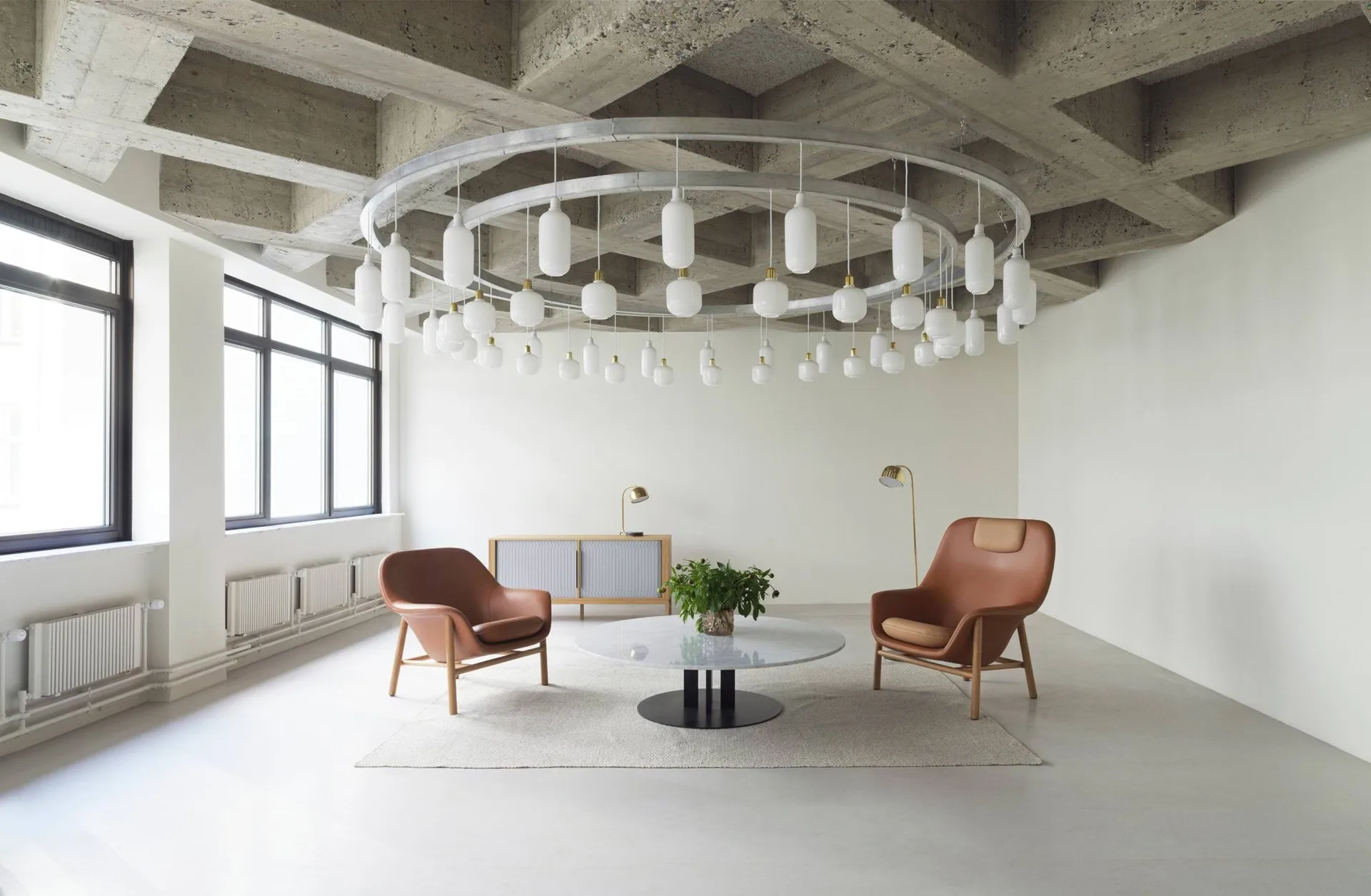 Amp lamp groot, wit Normann Copenhagen