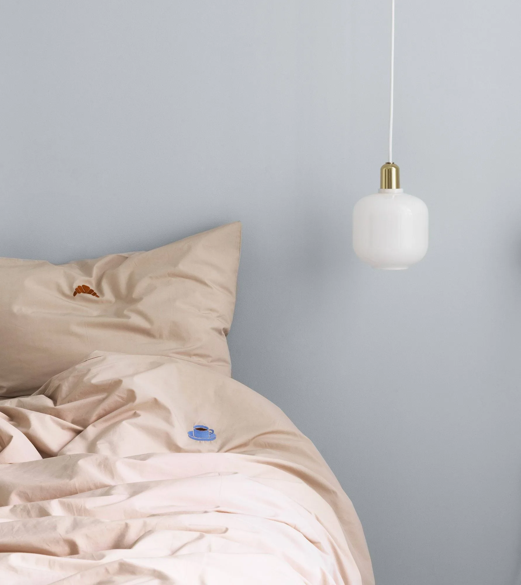 Amp lamp klein, Wit-messing Normann Copenhagen
