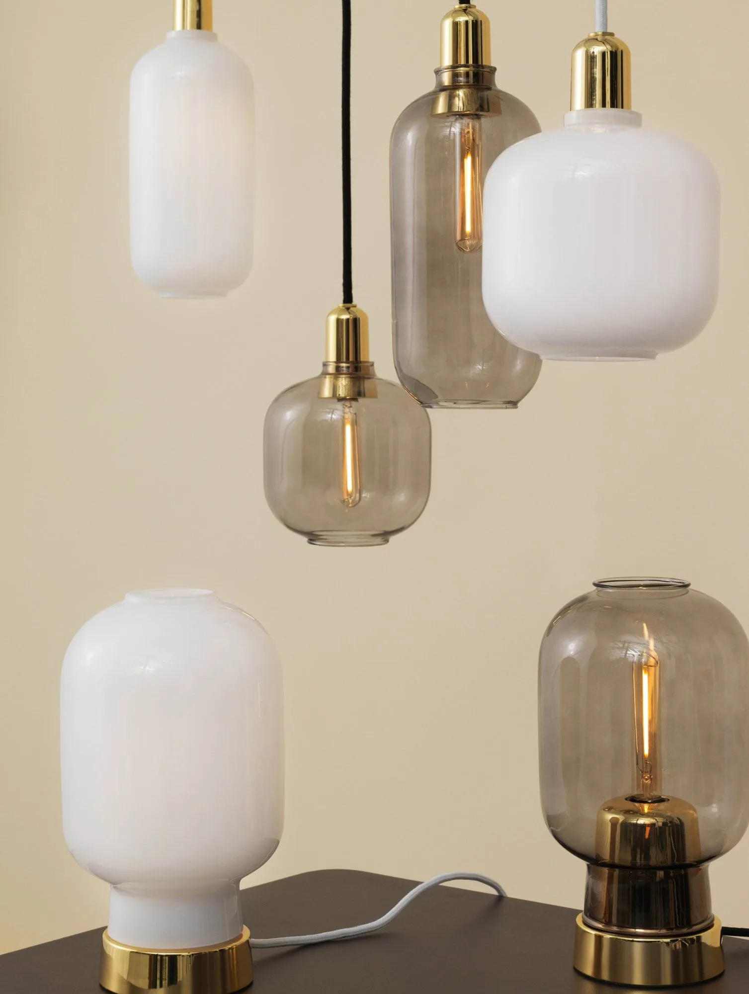 Amp tafellamp, grijs-messing Normann Copenhagen