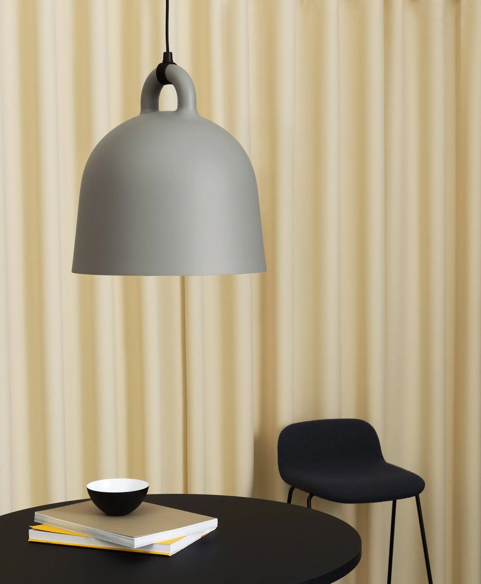 Bell lamp grijs, Large Normann Copenhagen