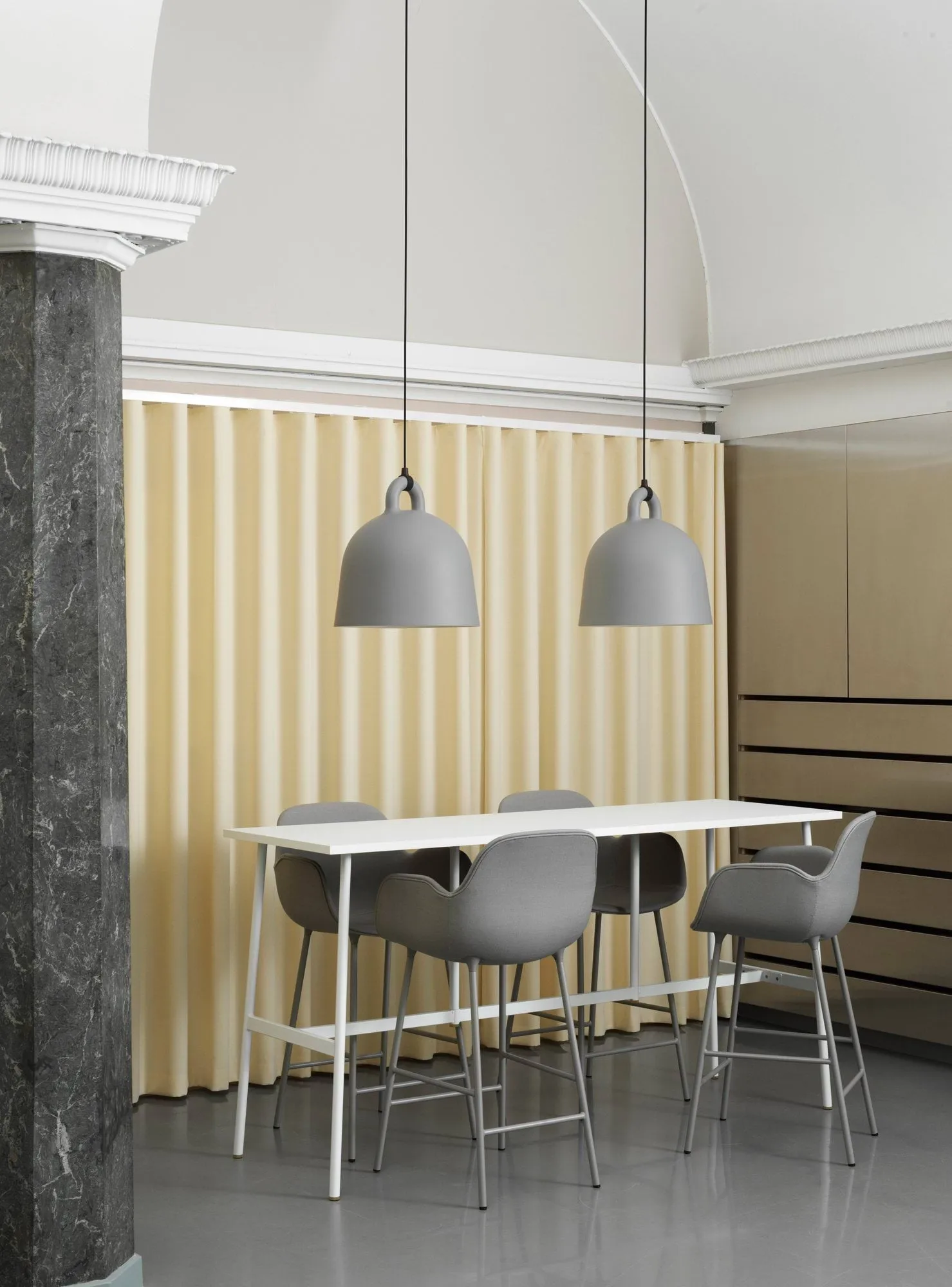 Bell lamp grijs, Medium Normann Copenhagen
