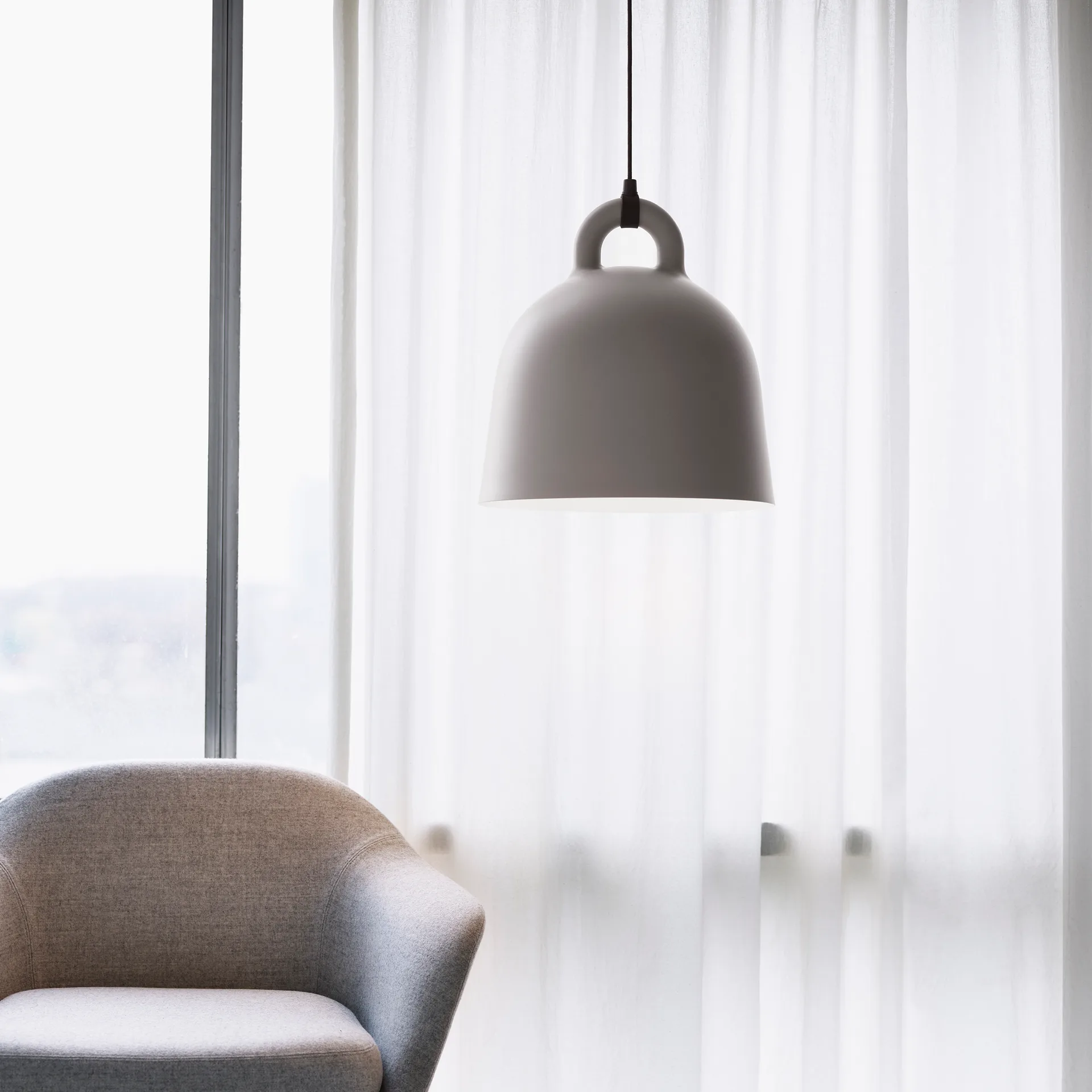 Bell lamp zand, Medium Normann Copenhagen