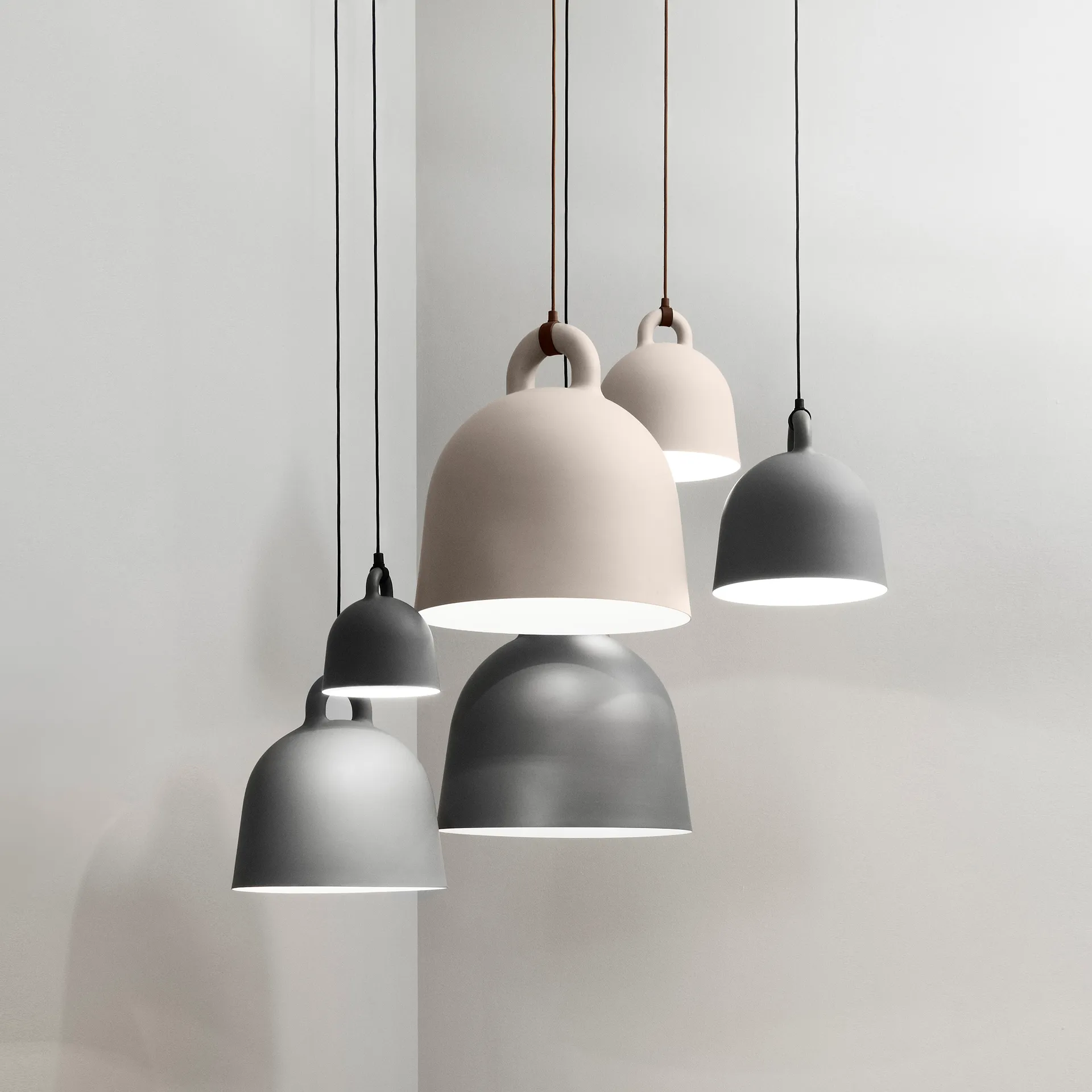Bell lamp zand, Medium Normann Copenhagen