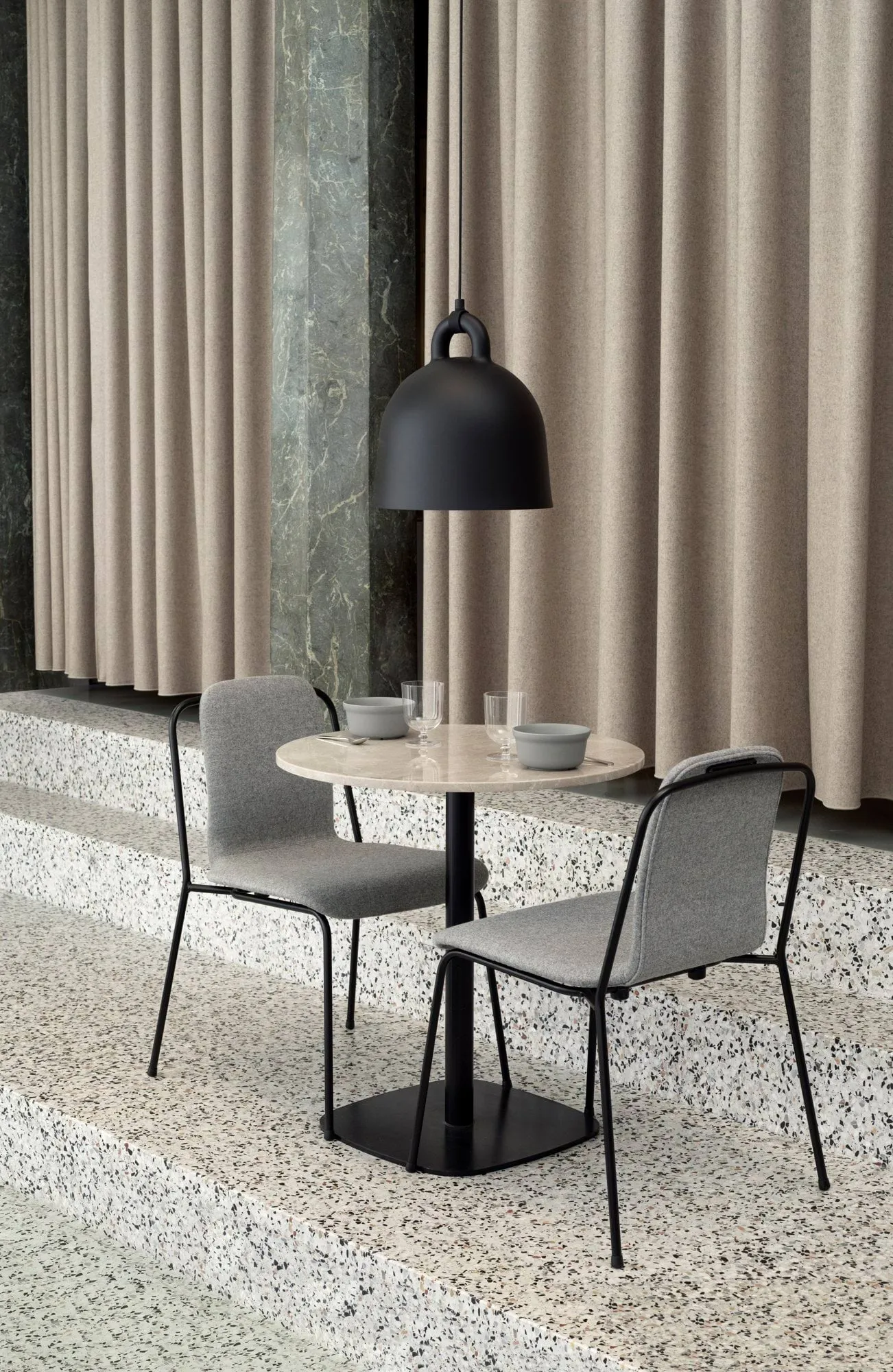 Bell lamp zwart, middel Normann Copenhagen