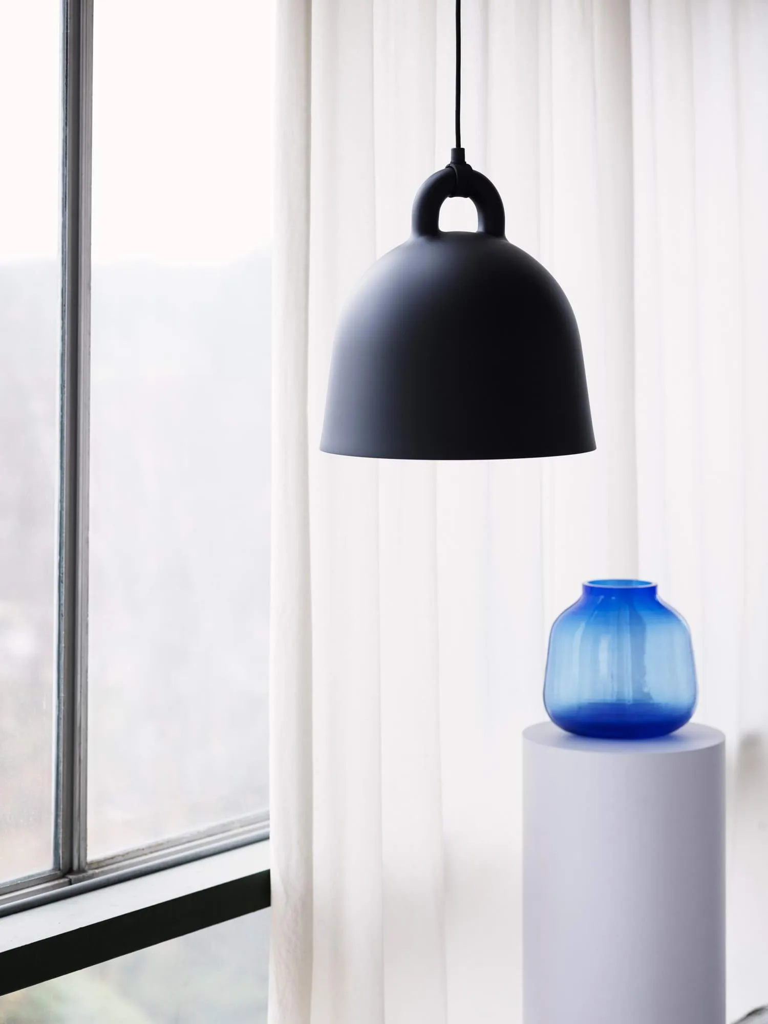 Bell lamp zwart, middel Normann Copenhagen
